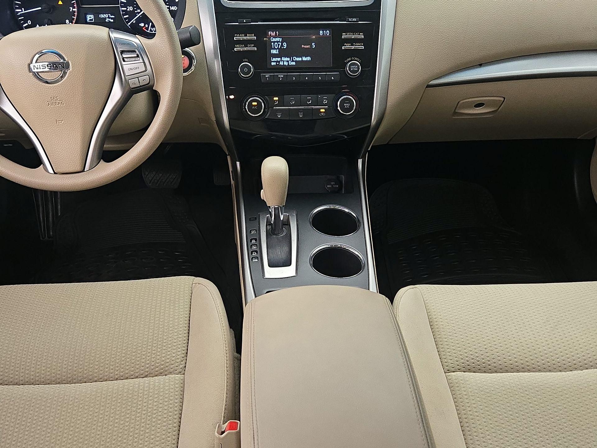 Thumbnail: 2015 Nissan Altima - 17