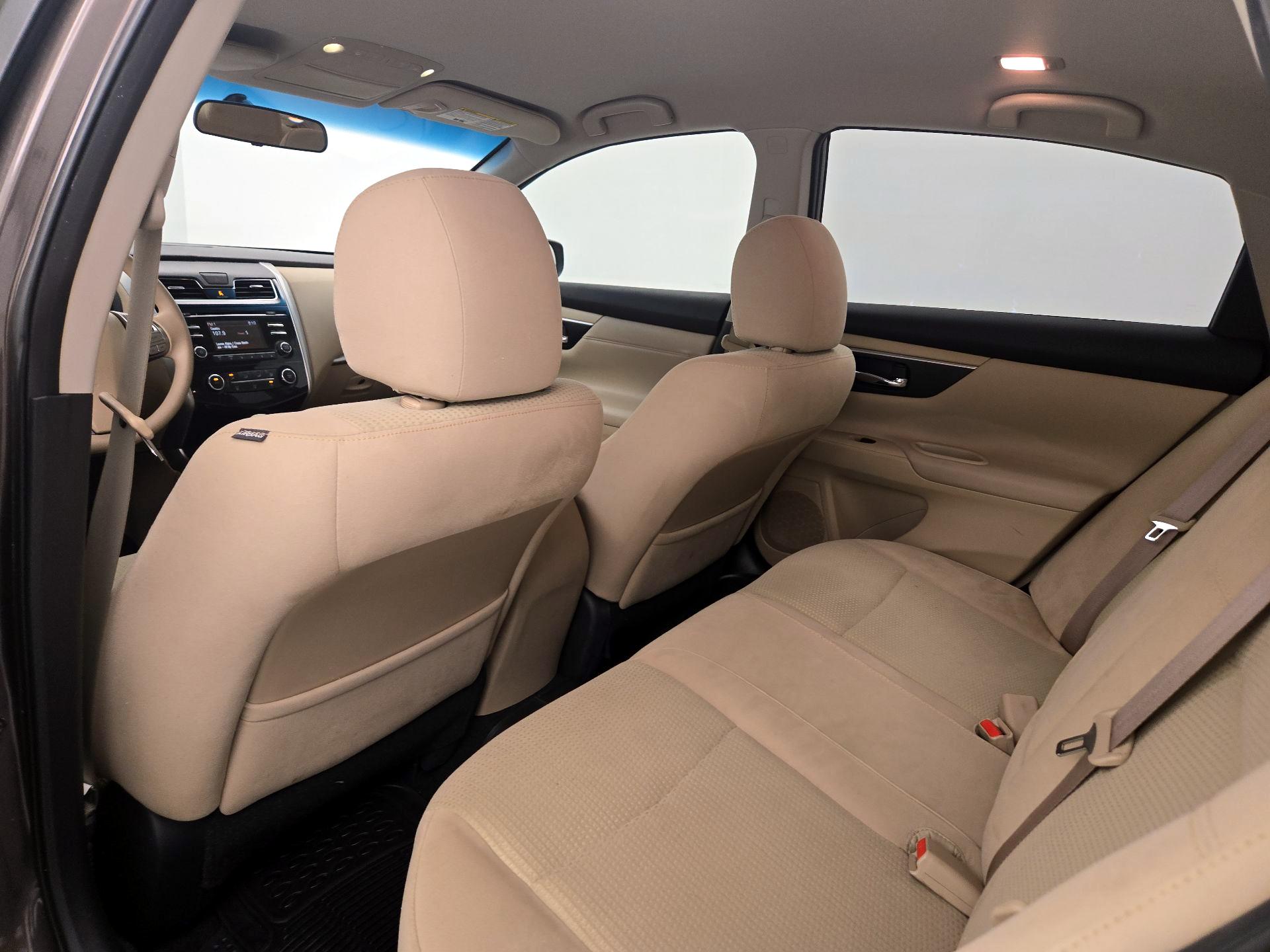Thumbnail: 2015 Nissan Altima - 19