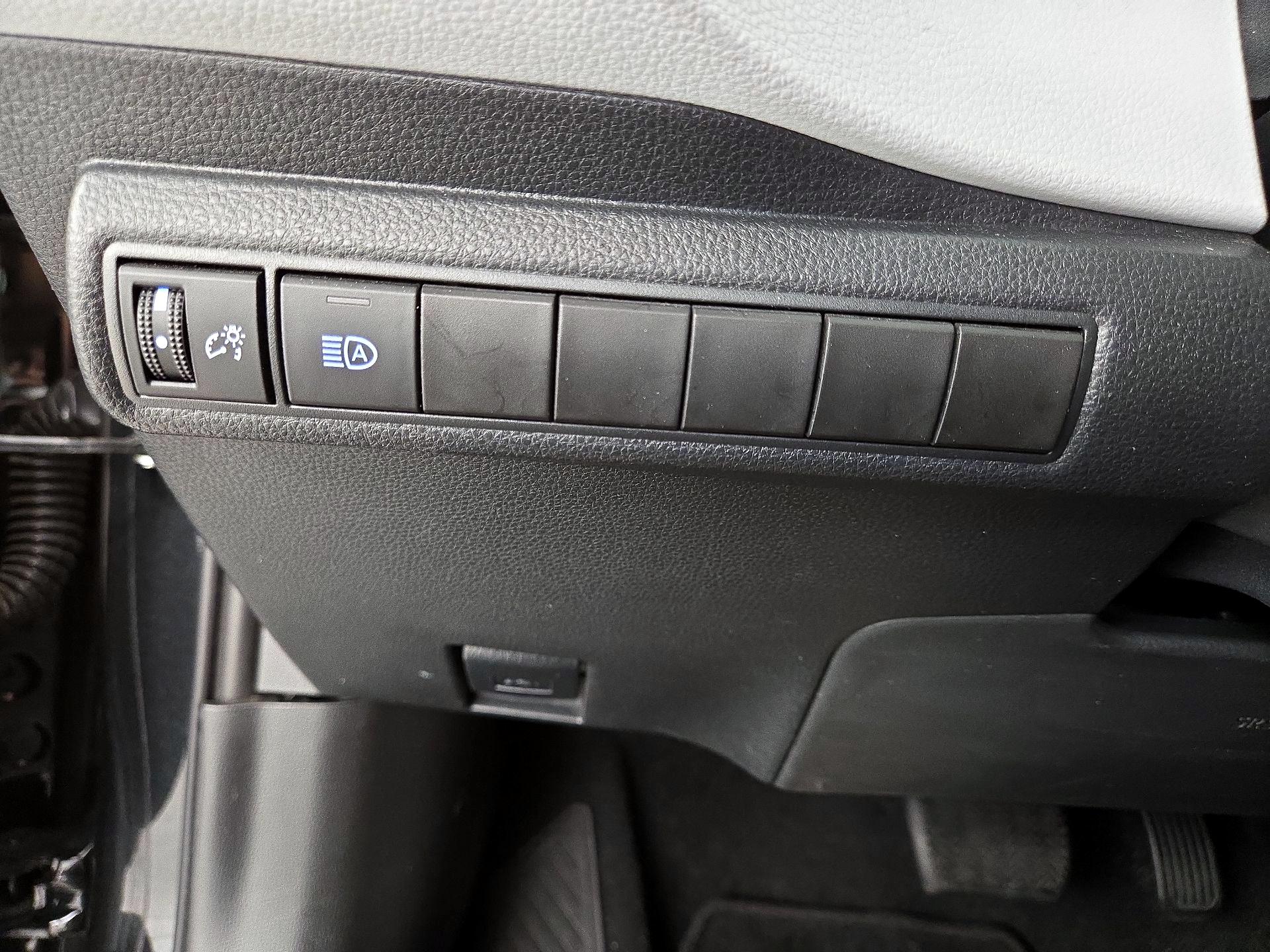 Thumbnail: 2022 Toyota Corolla - 13