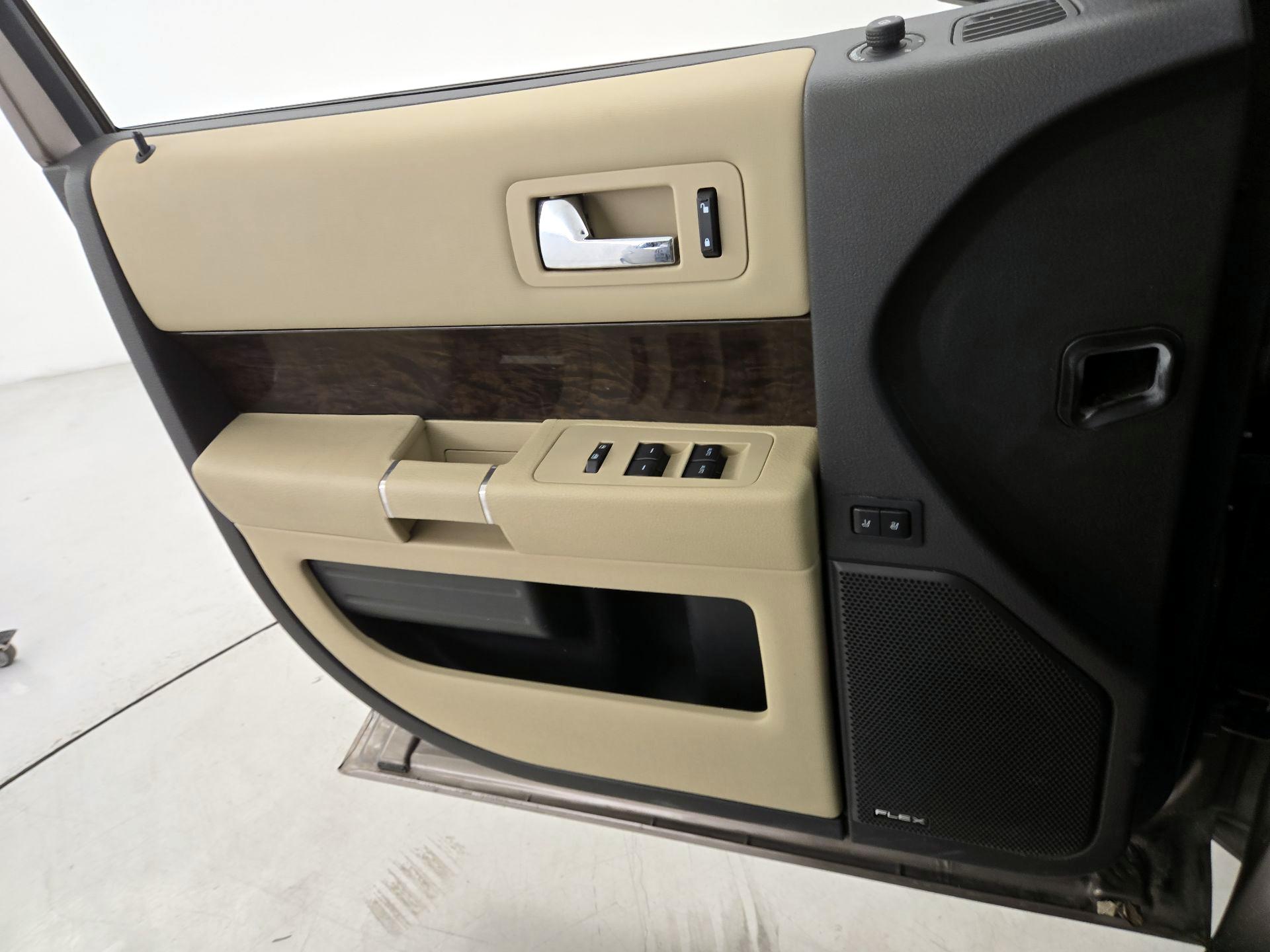 Thumbnail: 2019 Ford Flex - 12