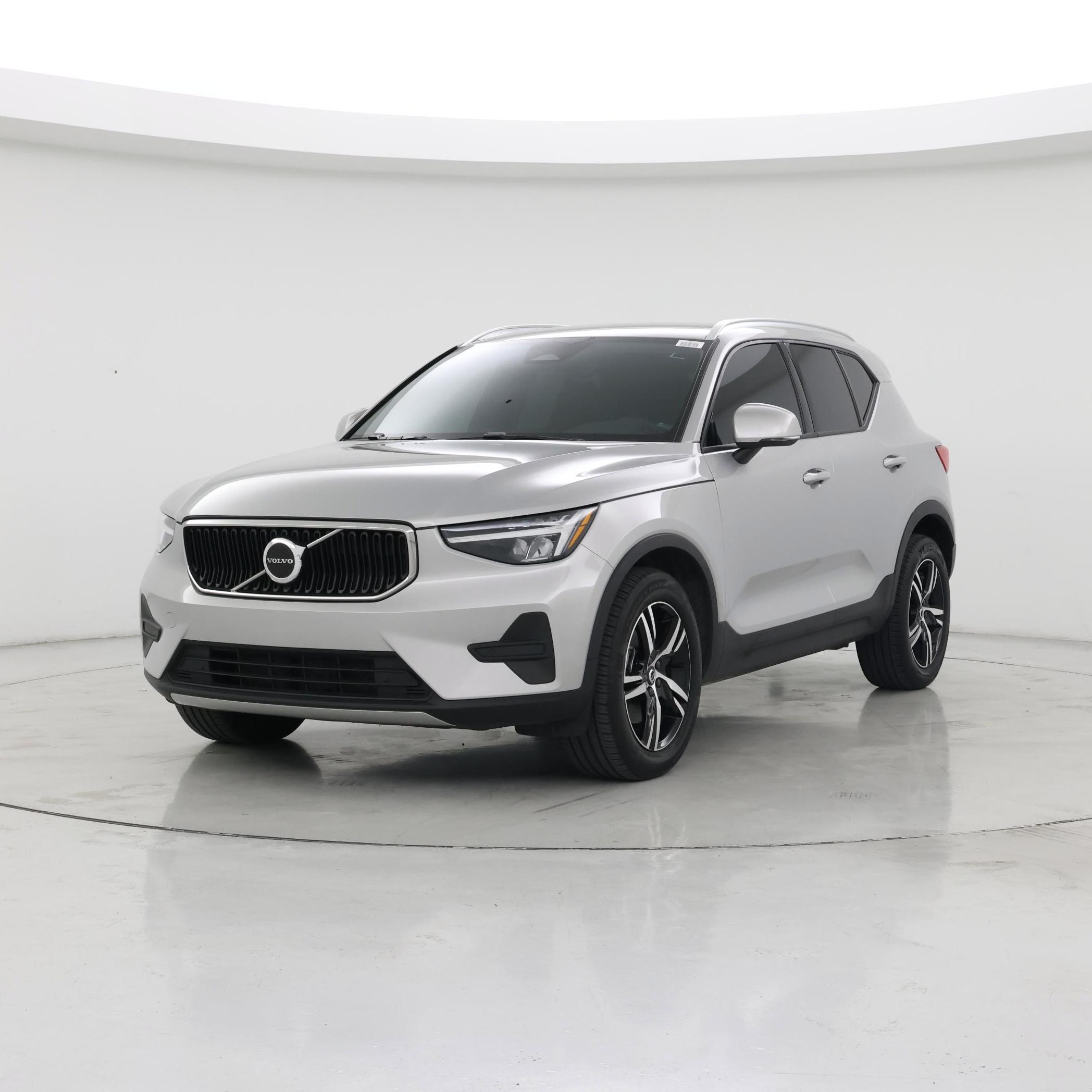 Thumbnail: 2023 Volvo XC40 - 4