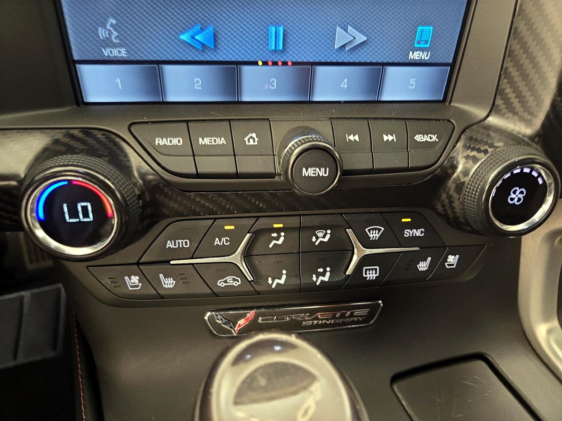 Thumbnail: 2015 Chevrolet Corvette - 17