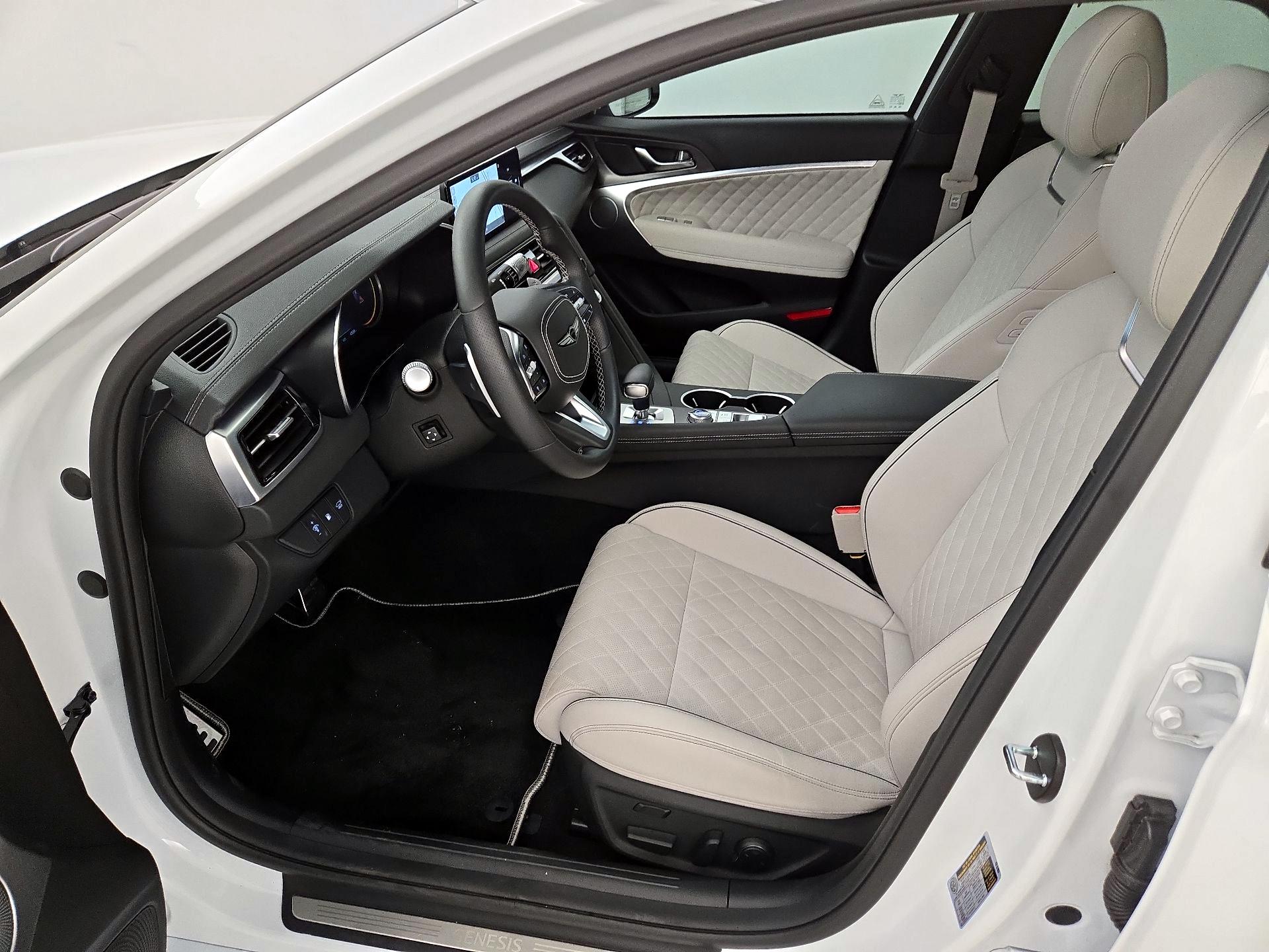 Thumbnail: 2025 Genesis G70 - 11