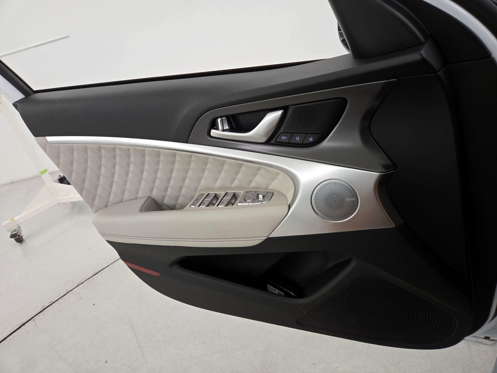 Thumbnail: 2025 Genesis G70 - 12