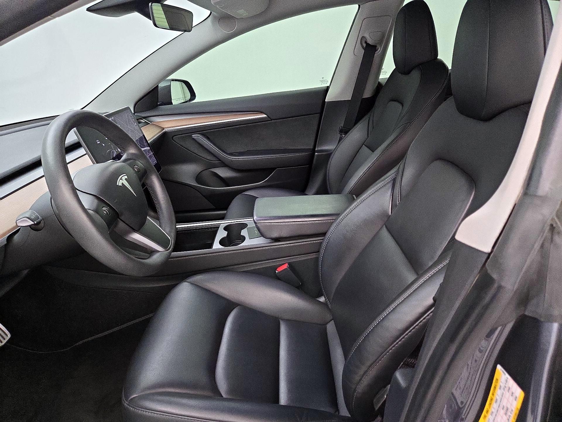 Thumbnail: 2023 Tesla Model 3 - 11