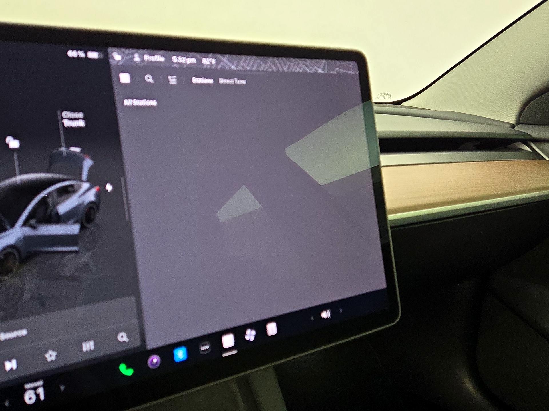 Thumbnail: 2023 Tesla Model 3 - 15