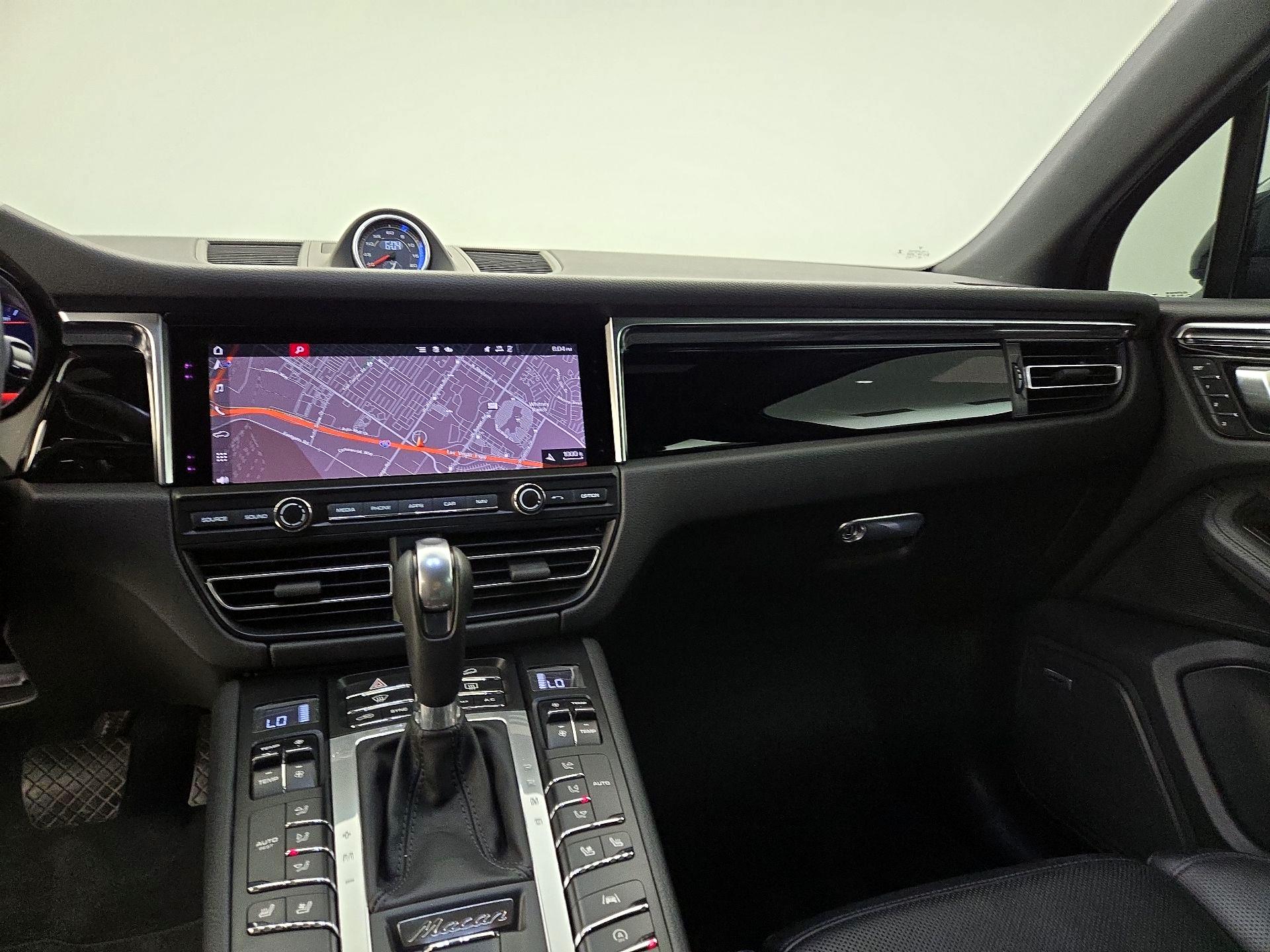 Thumbnail: 2020 Porsche Macan - 9