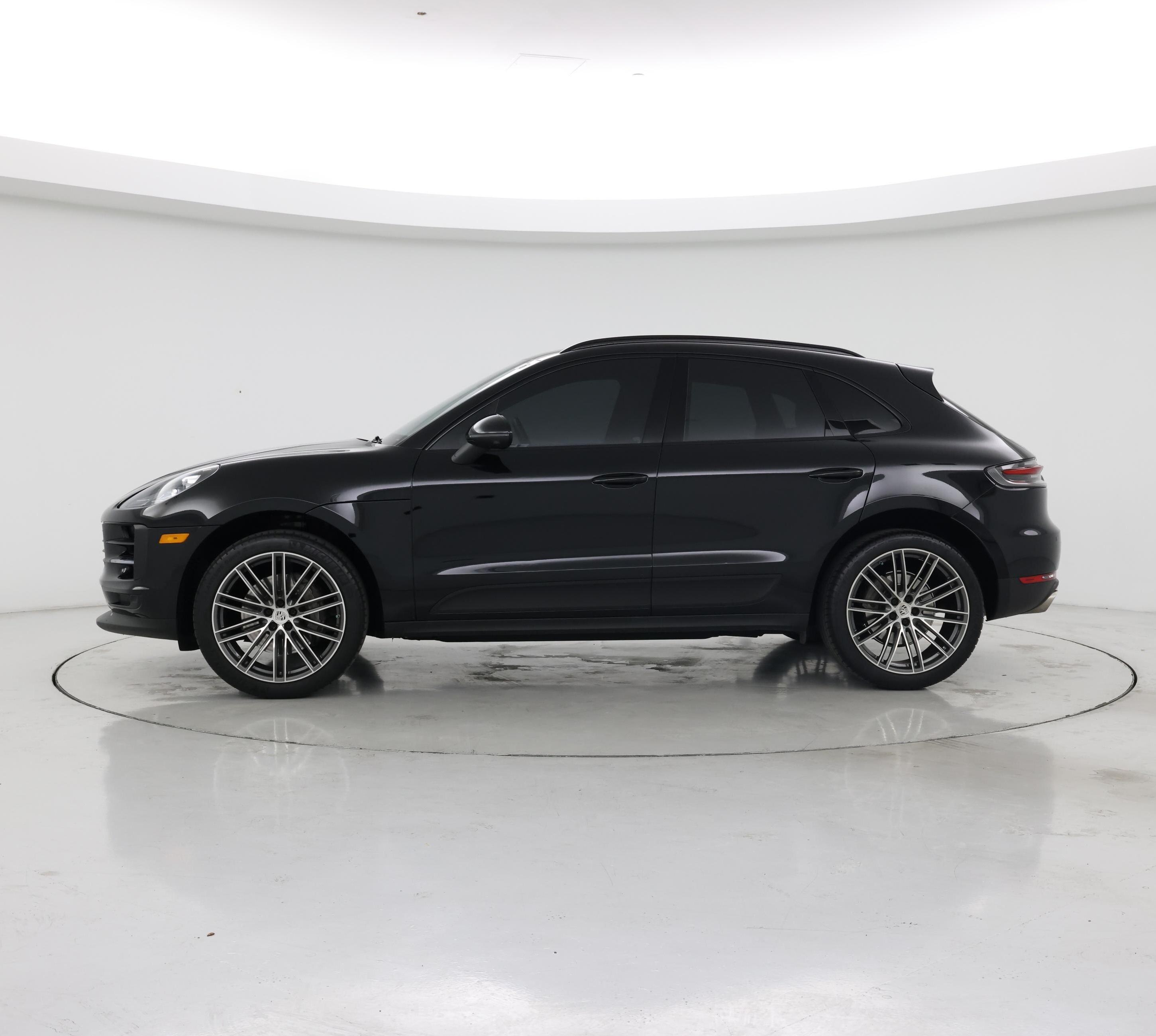 Thumbnail: 2020 Porsche Macan - 3