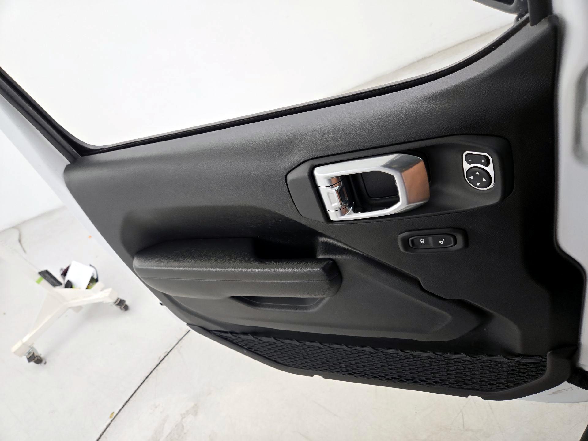 Thumbnail: 2022 Jeep Gladiator - 12