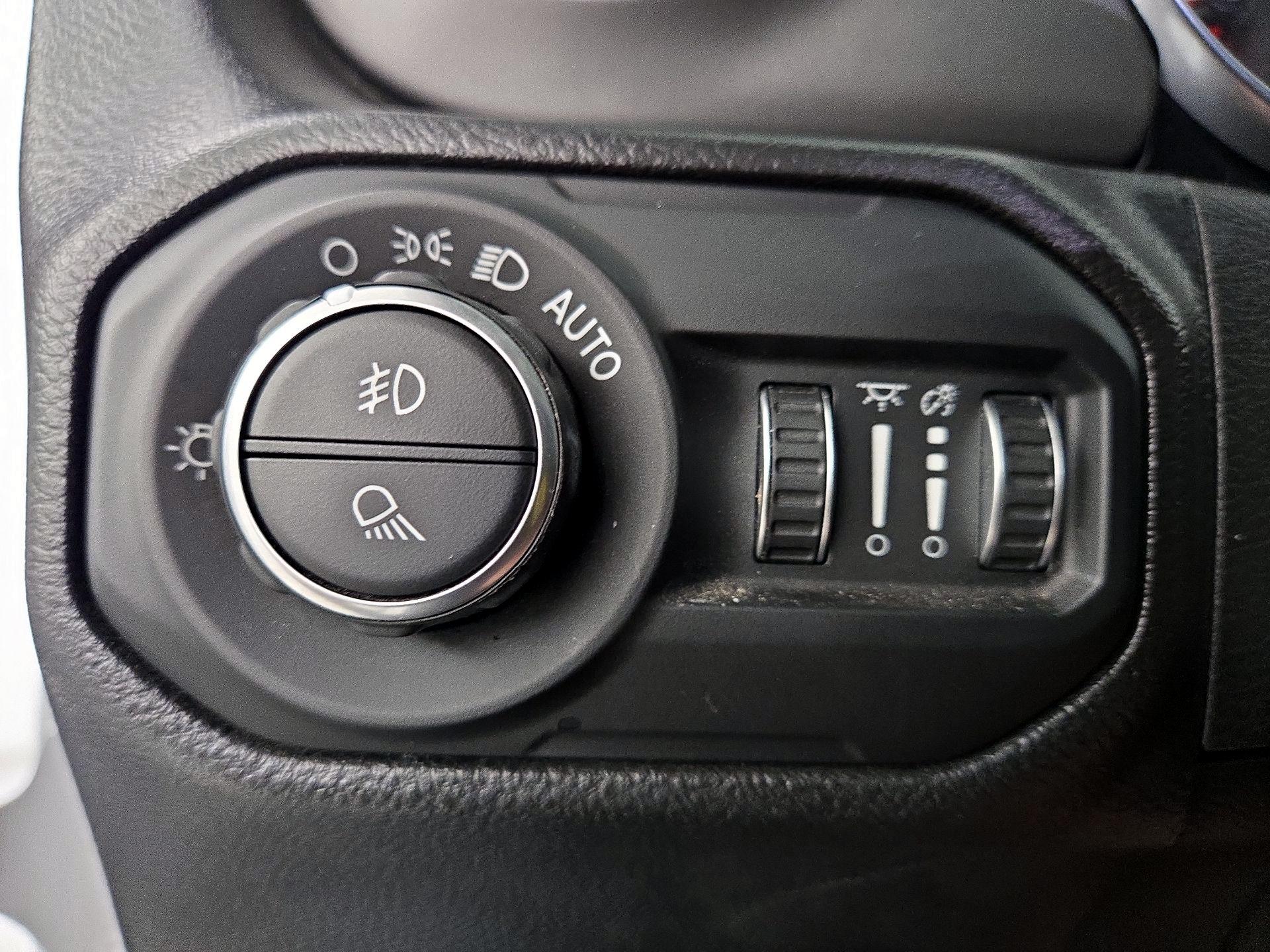 Thumbnail: 2022 Jeep Gladiator - 13