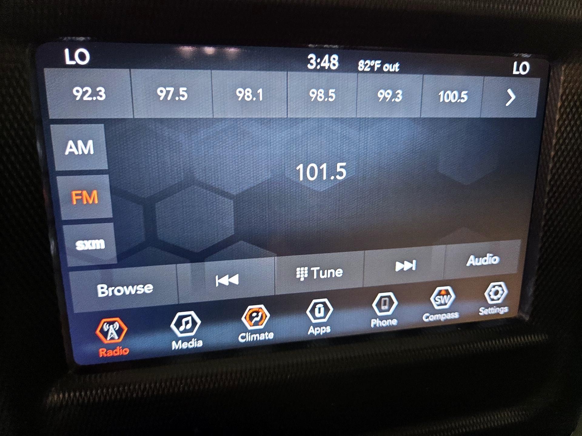 Thumbnail: 2022 Jeep Gladiator - 15