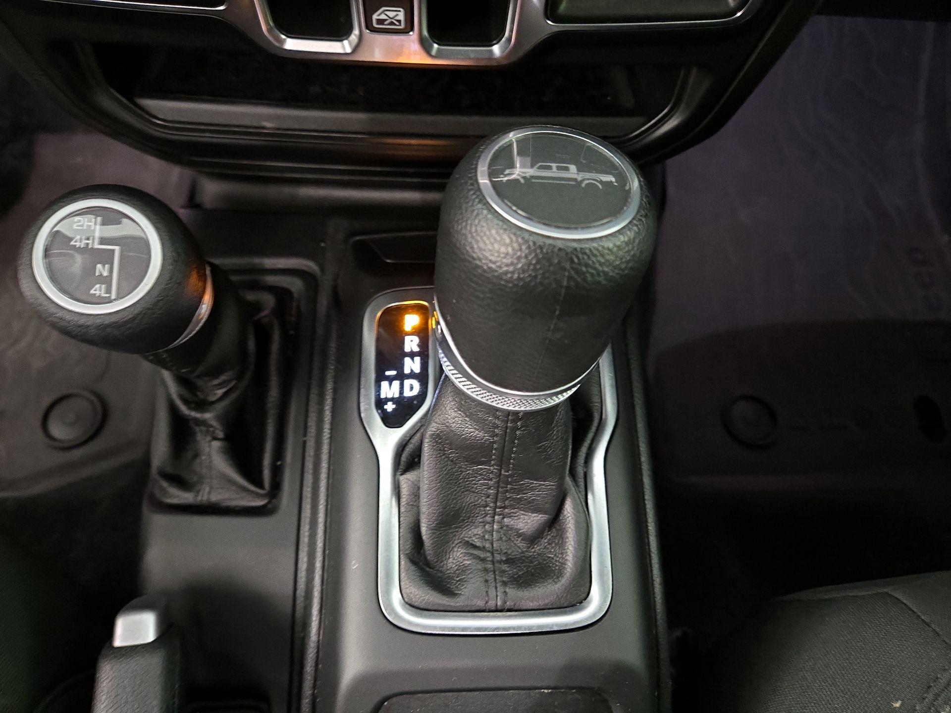 Thumbnail: 2022 Jeep Gladiator - 17