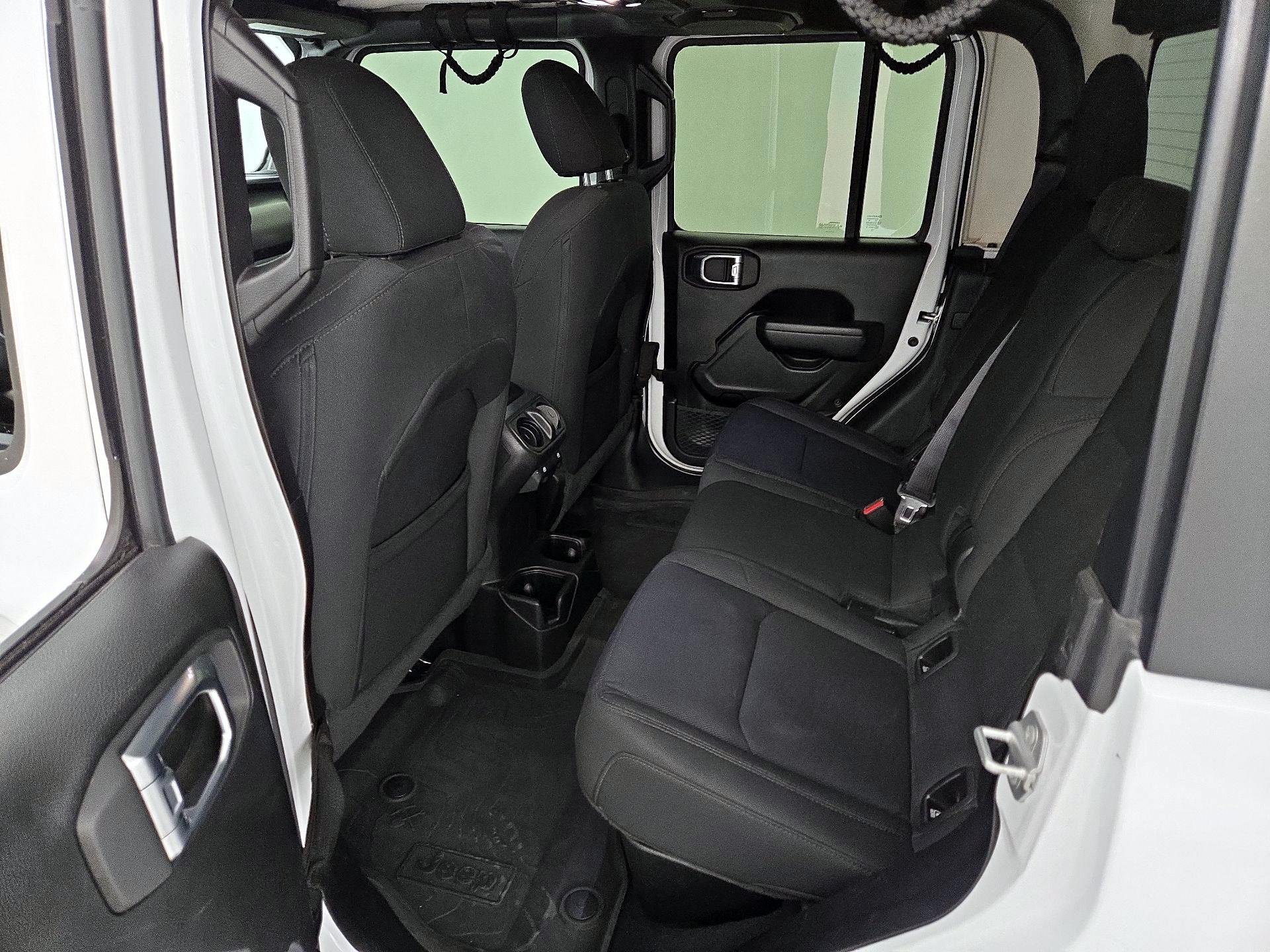 Thumbnail: 2022 Jeep Gladiator - 19