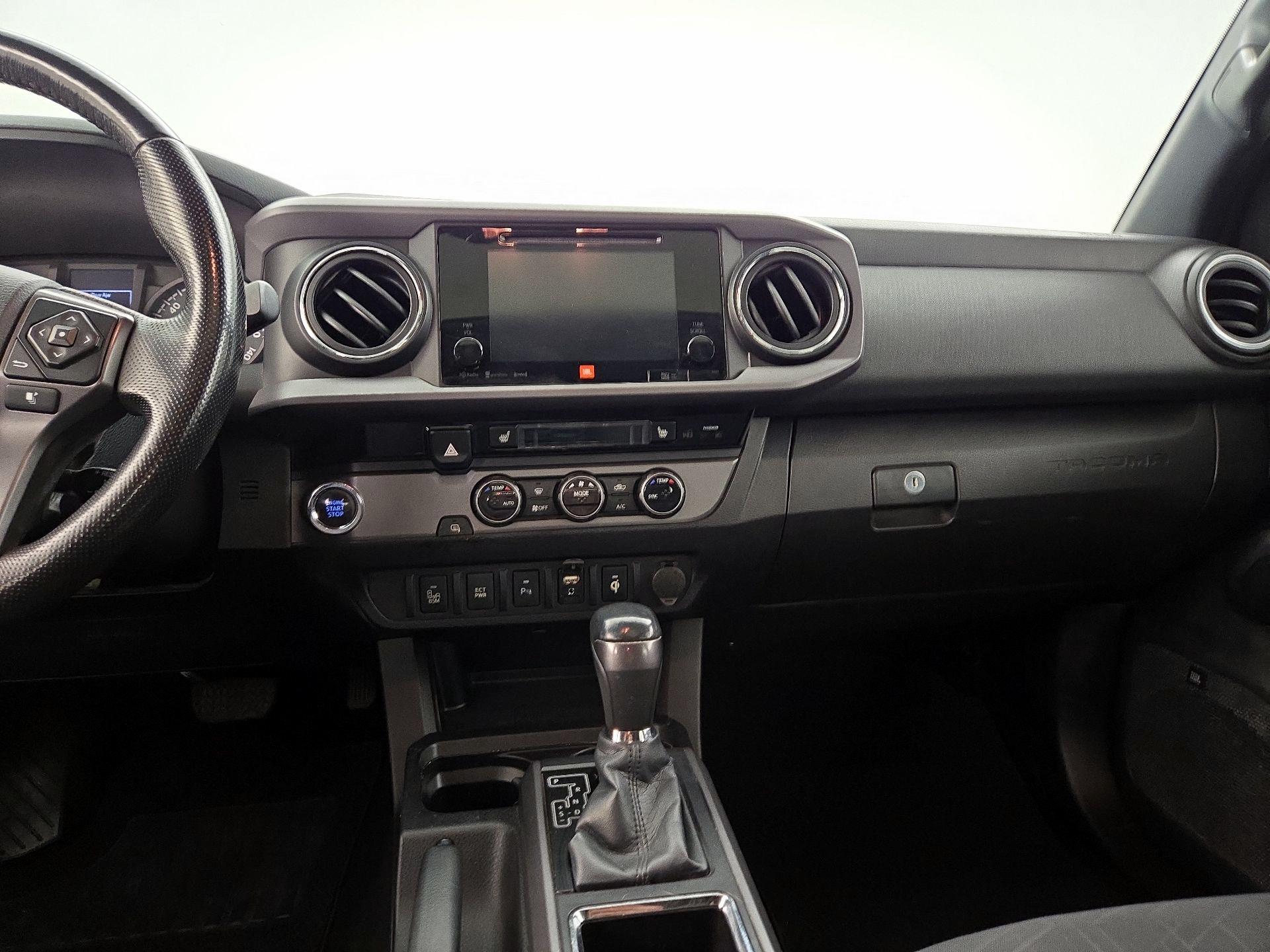 Thumbnail: 2016 Toyota Tacoma - 9