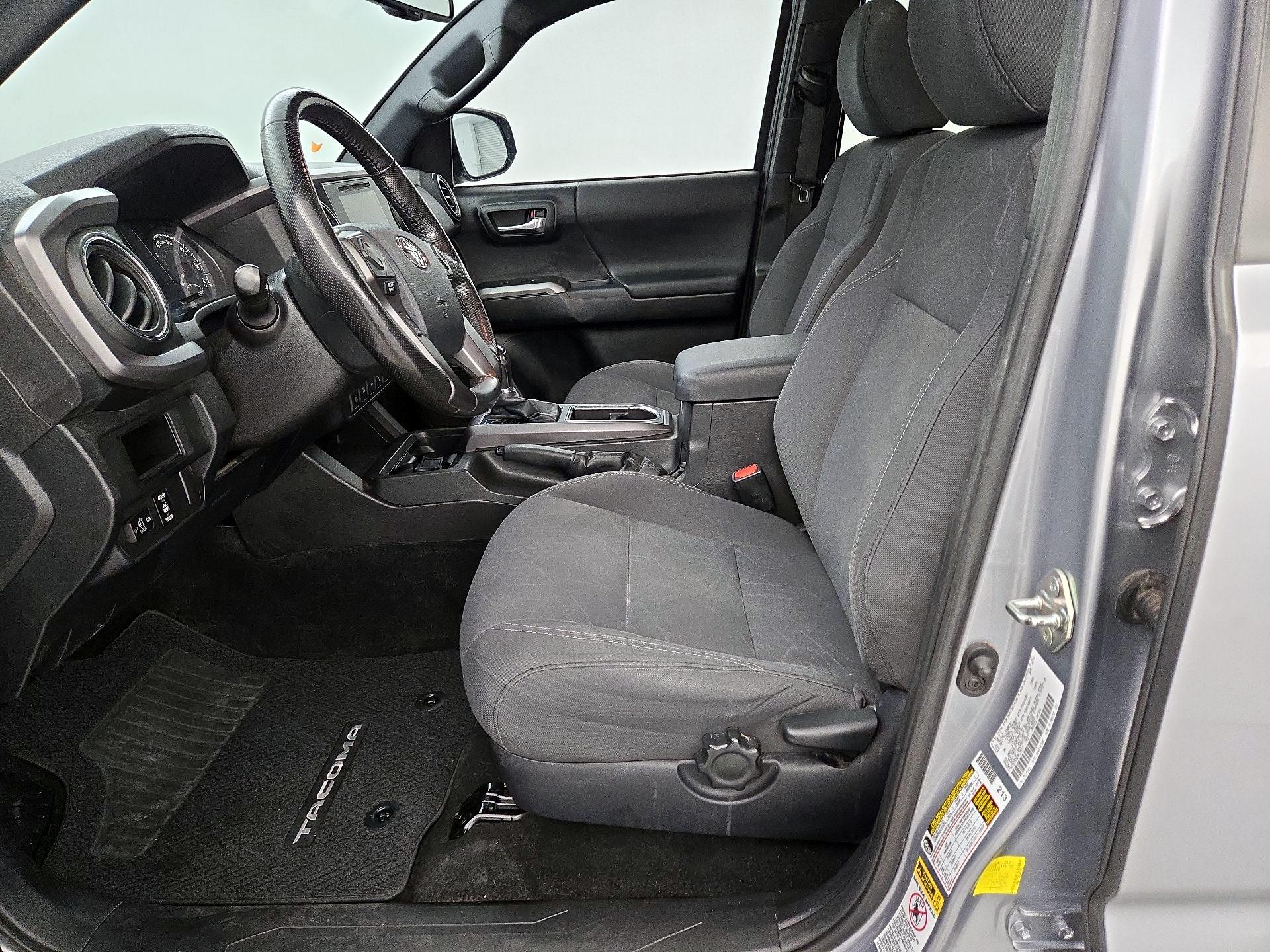 Thumbnail: 2016 Toyota Tacoma - 11