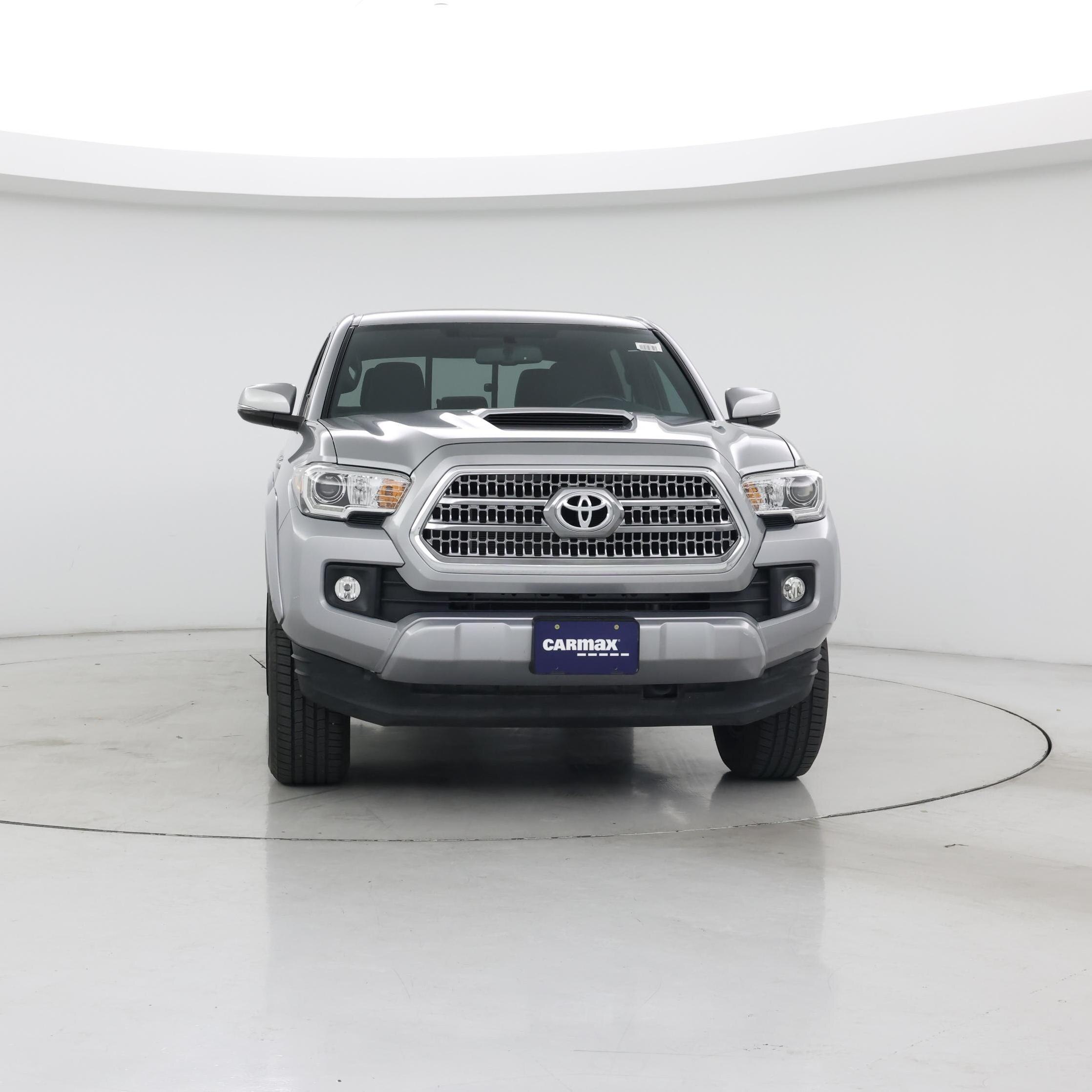 Thumbnail: 2016 Toyota Tacoma - 5