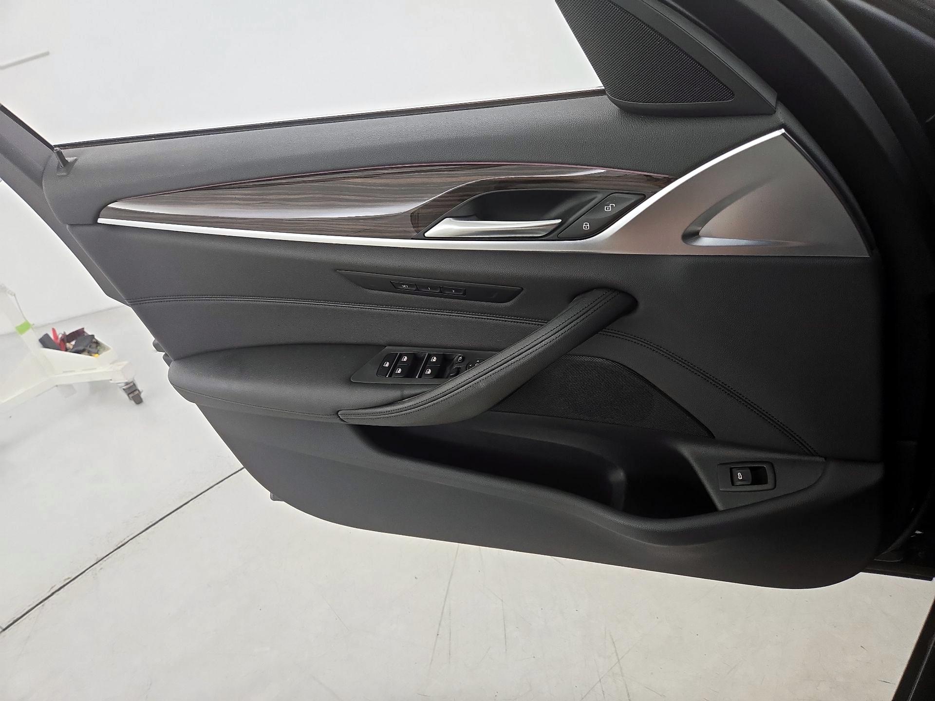 Thumbnail: 2019 BMW 5 Series - 12
