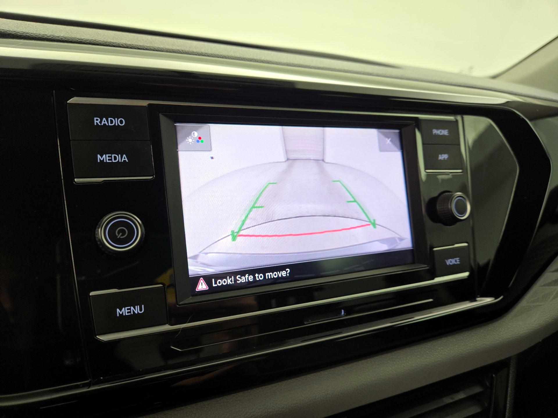 Thumbnail: 2022 Volkswagen Taos - 14