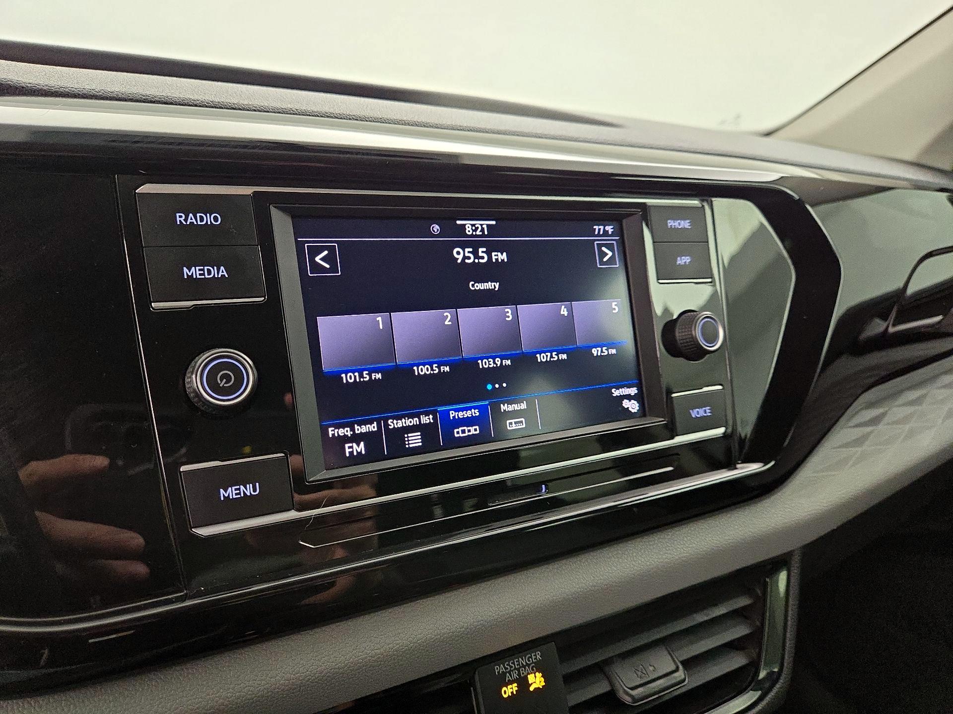 Thumbnail: 2022 Volkswagen Taos - 15