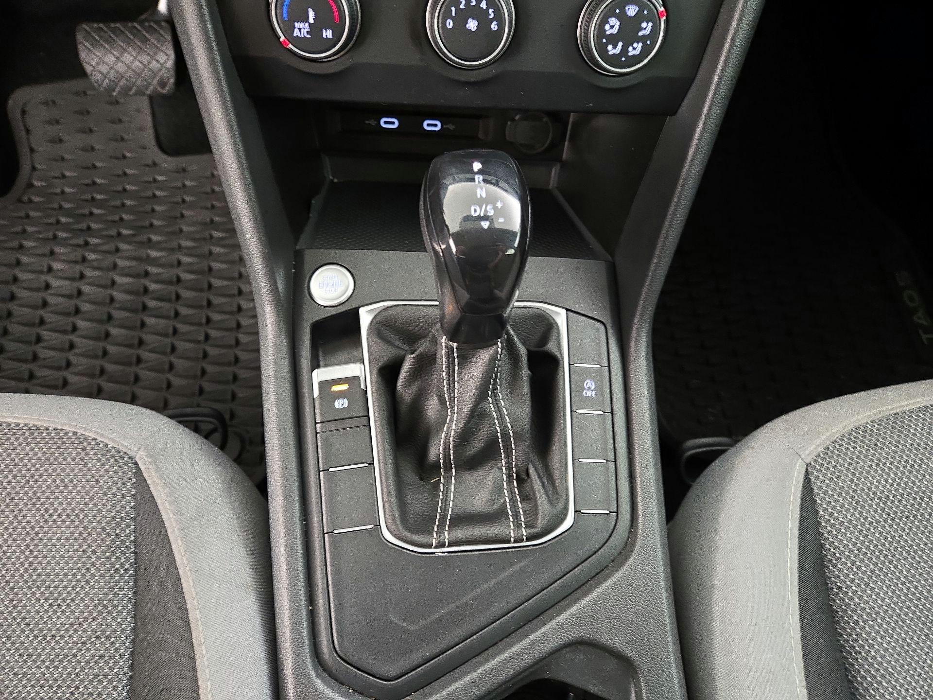 Thumbnail: 2022 Volkswagen Taos - 17