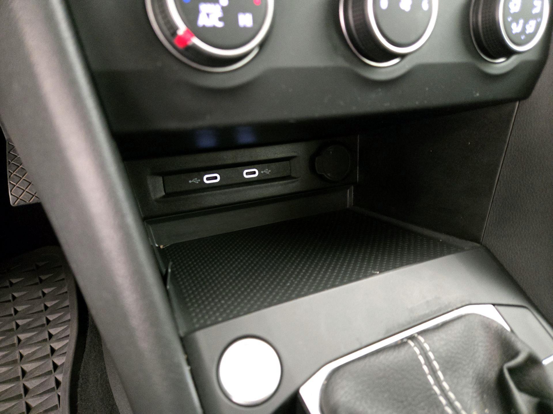 Thumbnail: 2022 Volkswagen Taos - 18