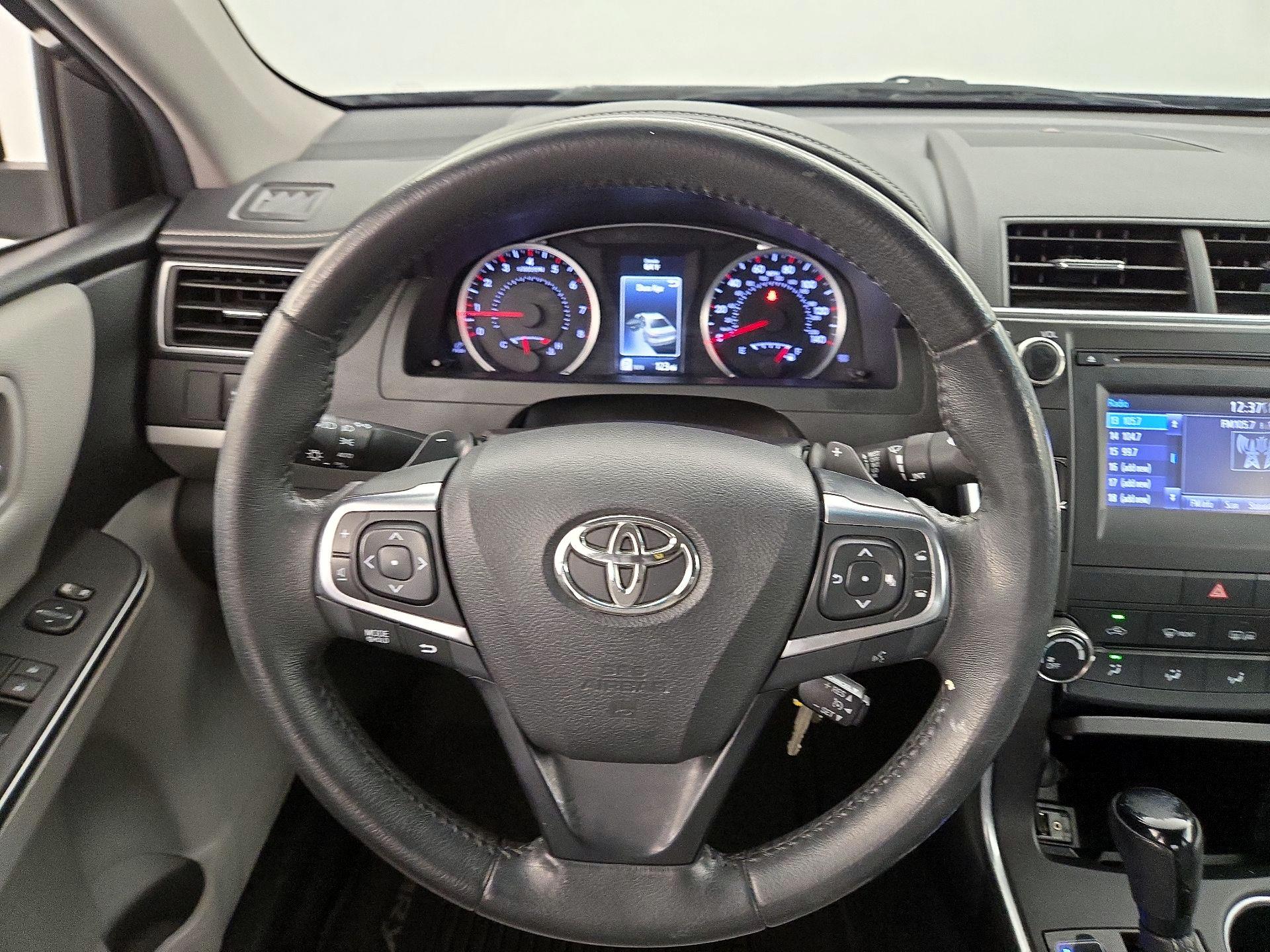 Thumbnail: 2017 Toyota Camry - 10