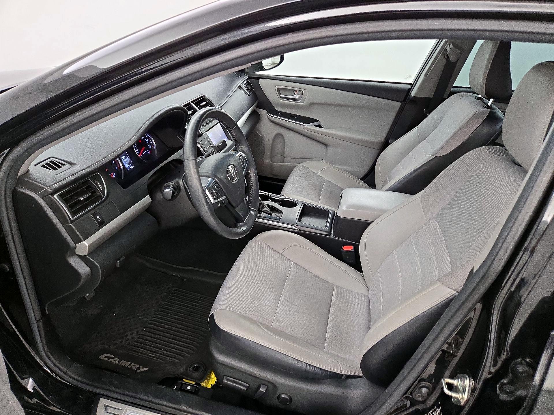 Thumbnail: 2017 Toyota Camry - 11