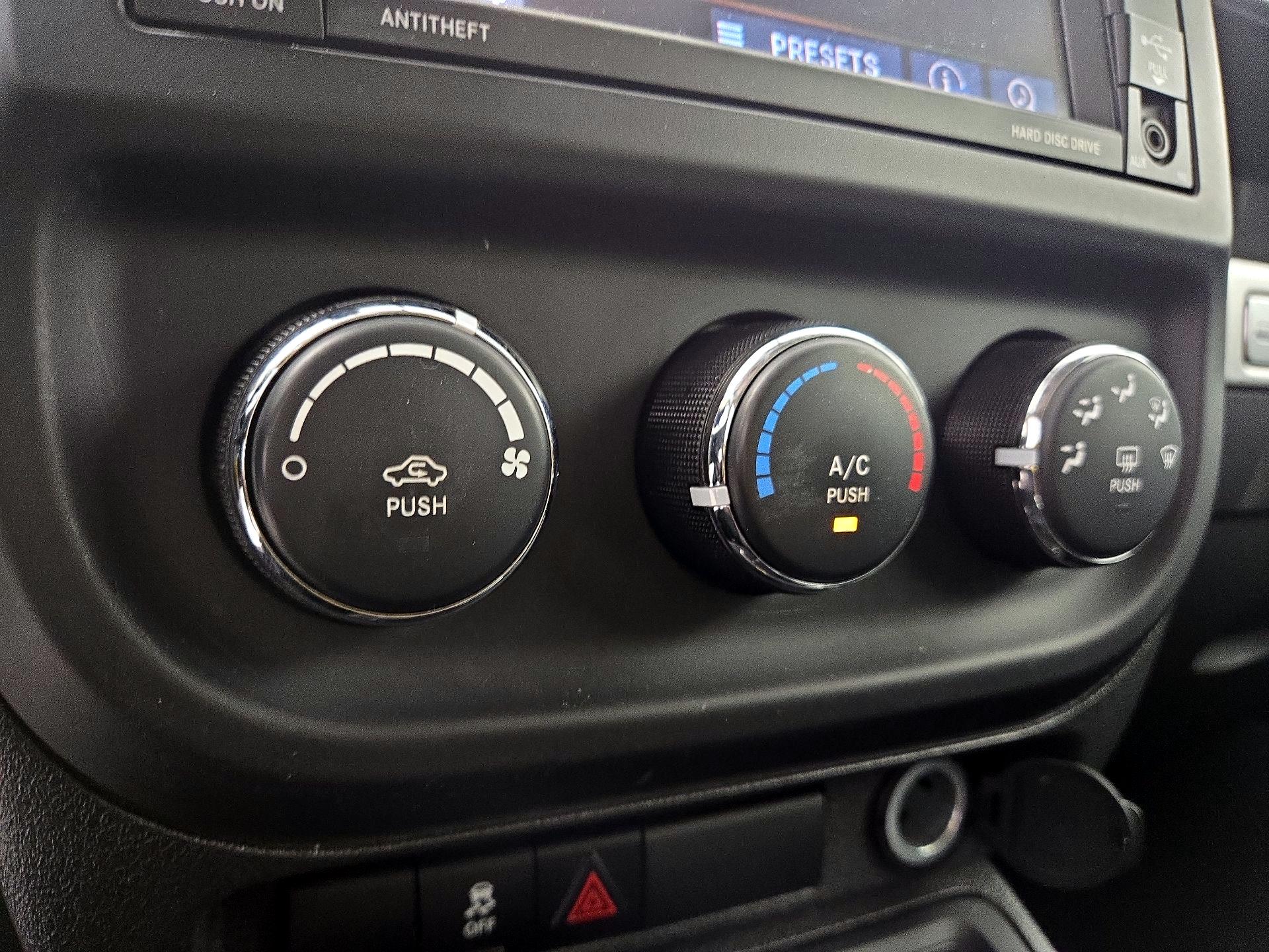 Thumbnail: 2014 Jeep Compass - 15
