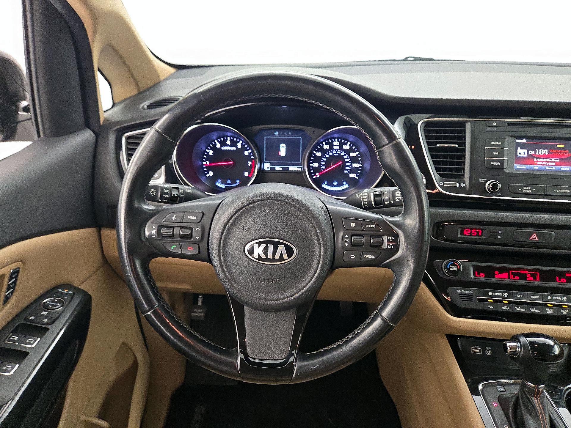 Thumbnail: 2016 Kia Sedona - 10