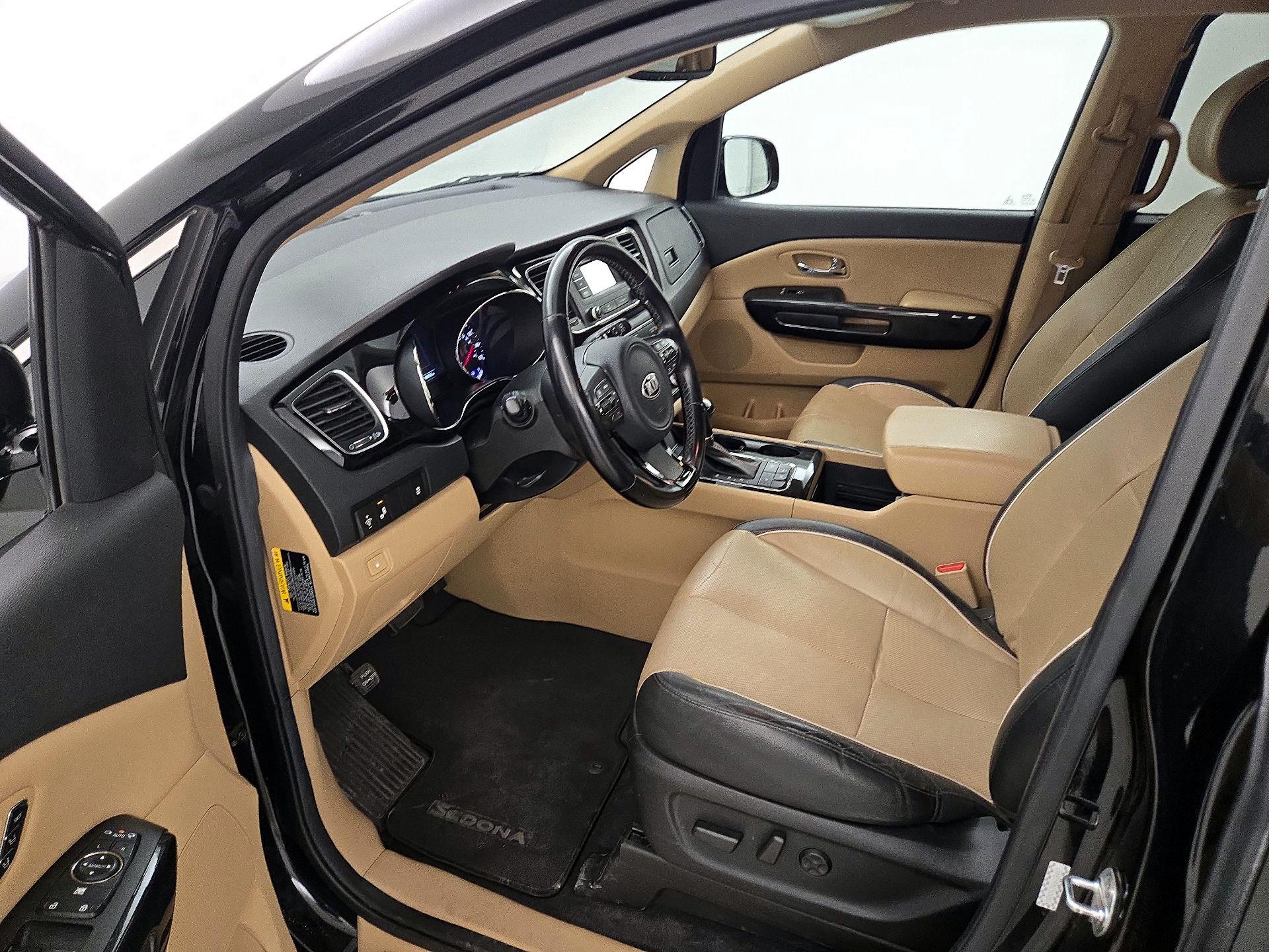 Thumbnail: 2016 Kia Sedona - 11