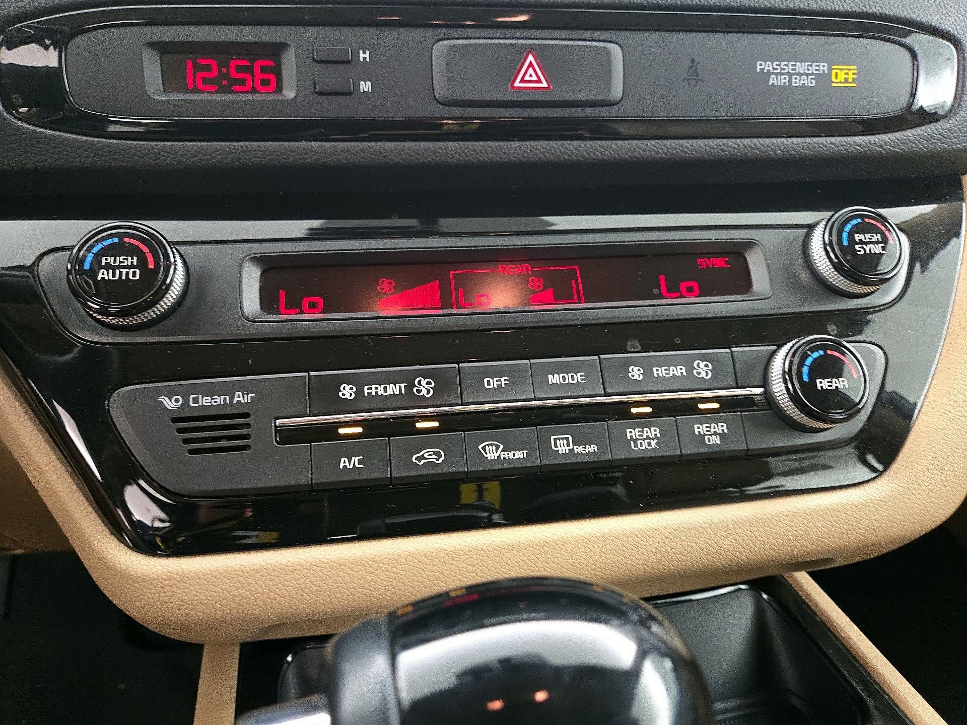 Thumbnail: 2016 Kia Sedona - 16