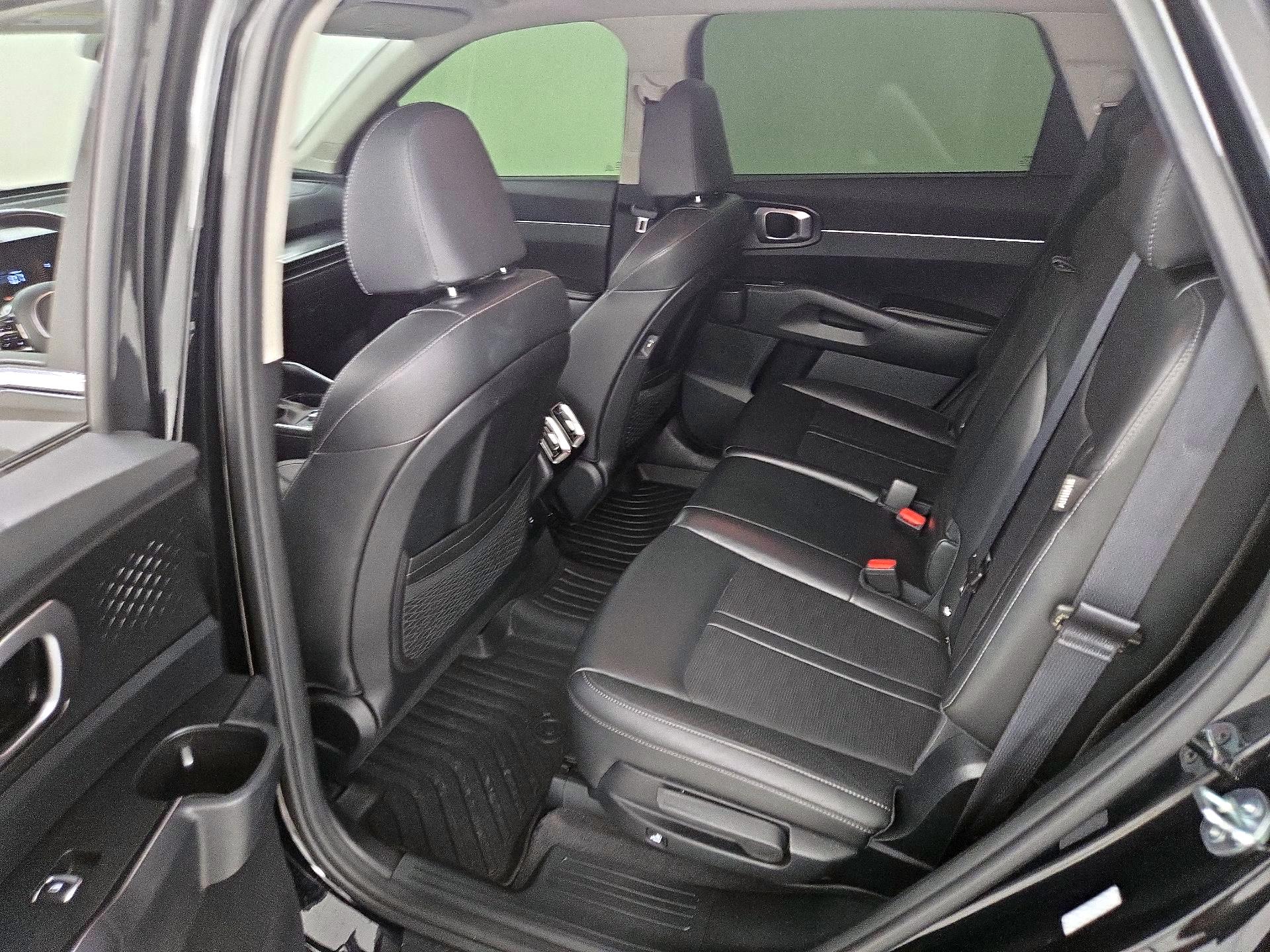 Thumbnail: 2024 Kia Sorento - 20