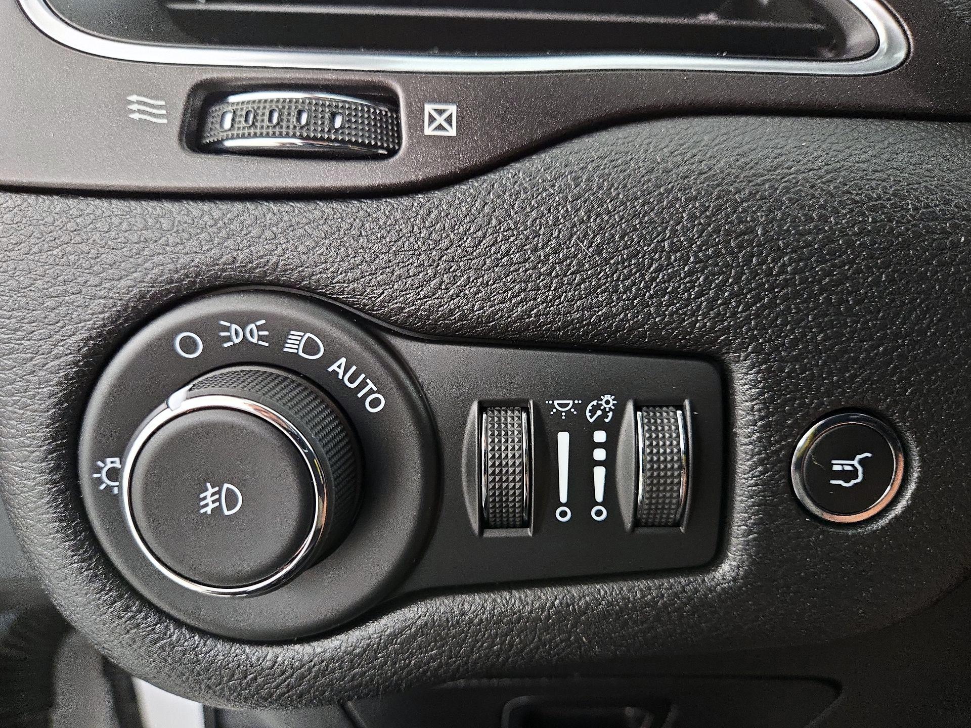 Thumbnail: 2020 Jeep Cherokee - 13