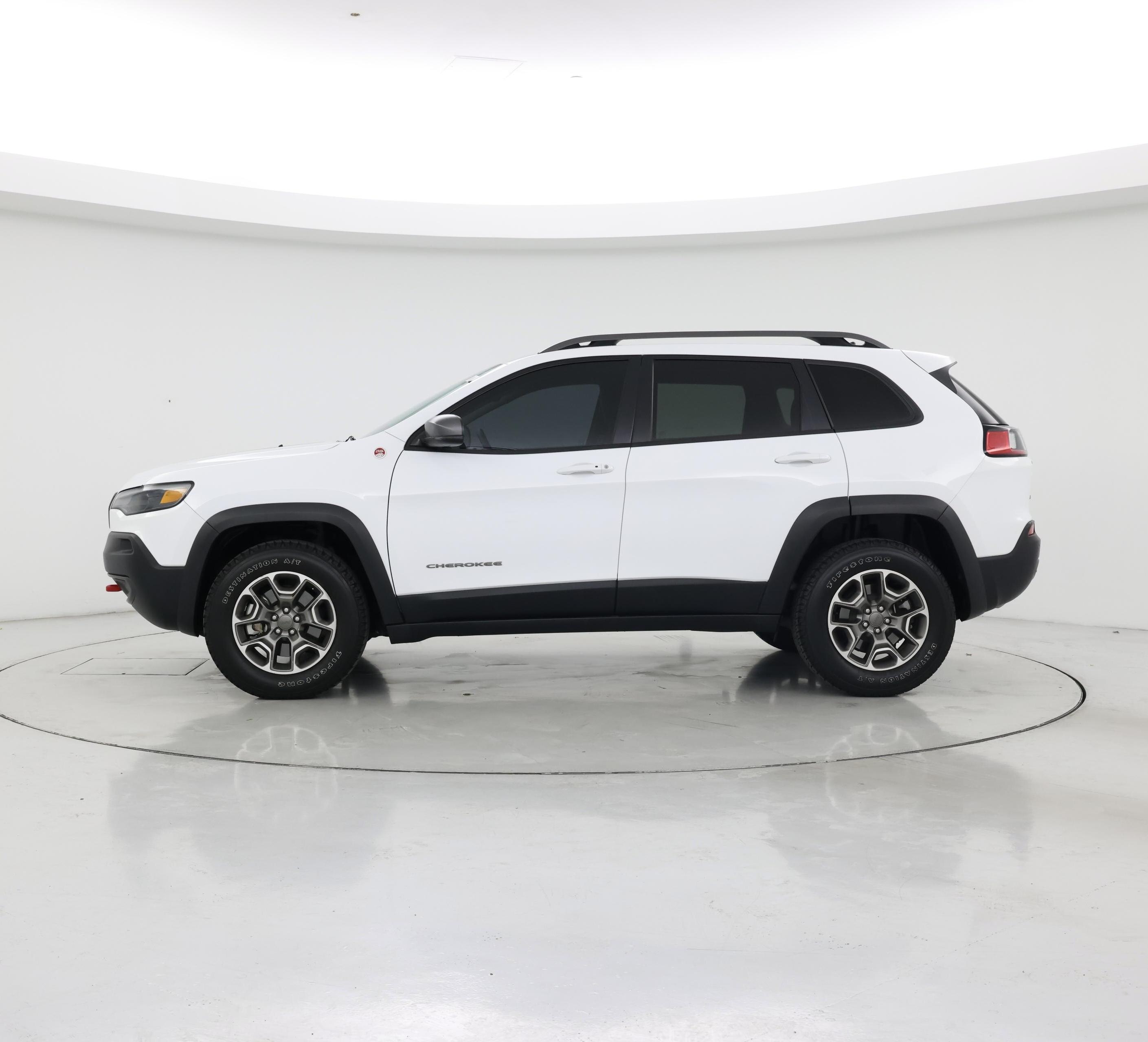Thumbnail: 2020 Jeep Cherokee - 3