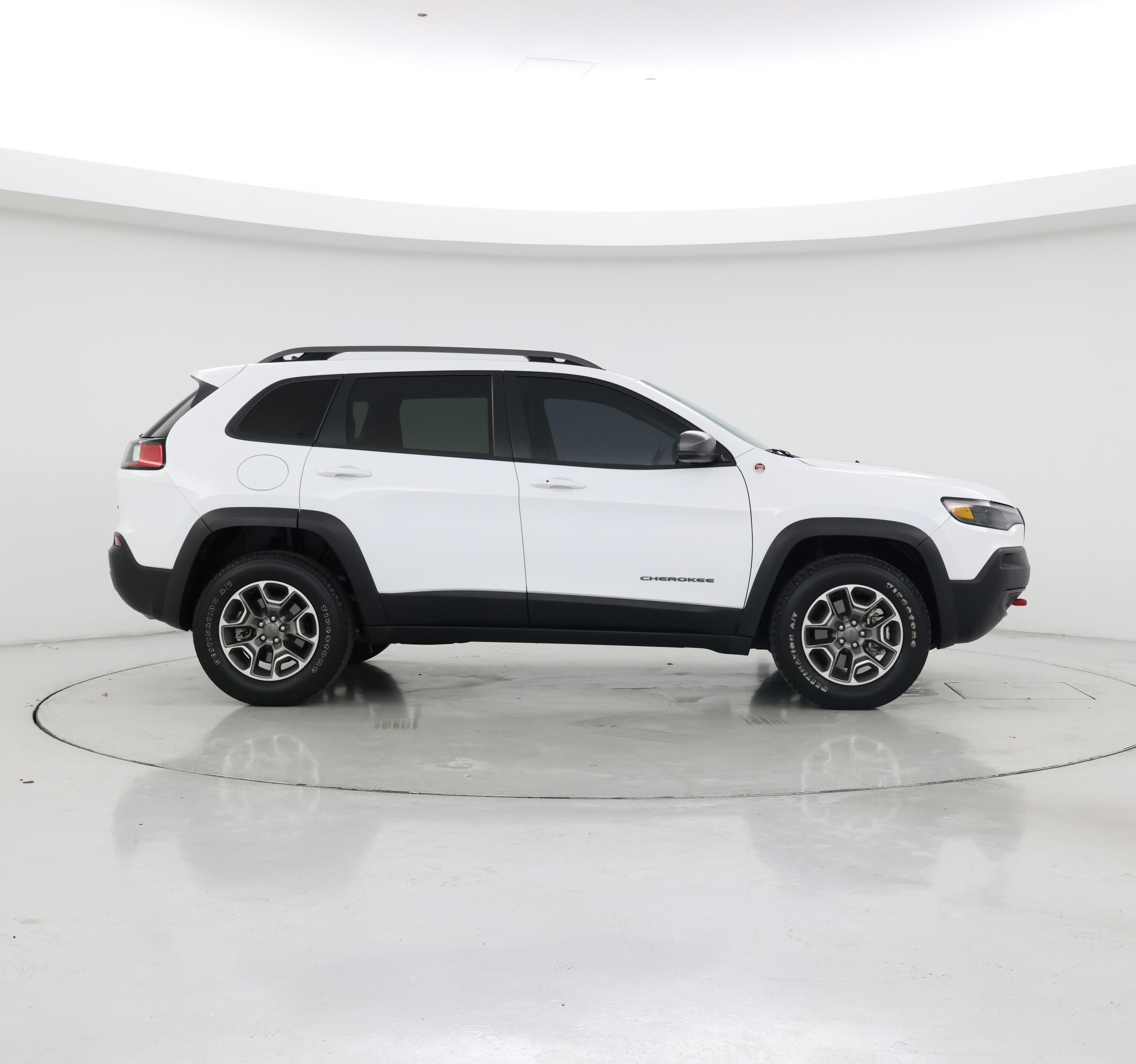 Thumbnail: 2020 Jeep Cherokee - 7