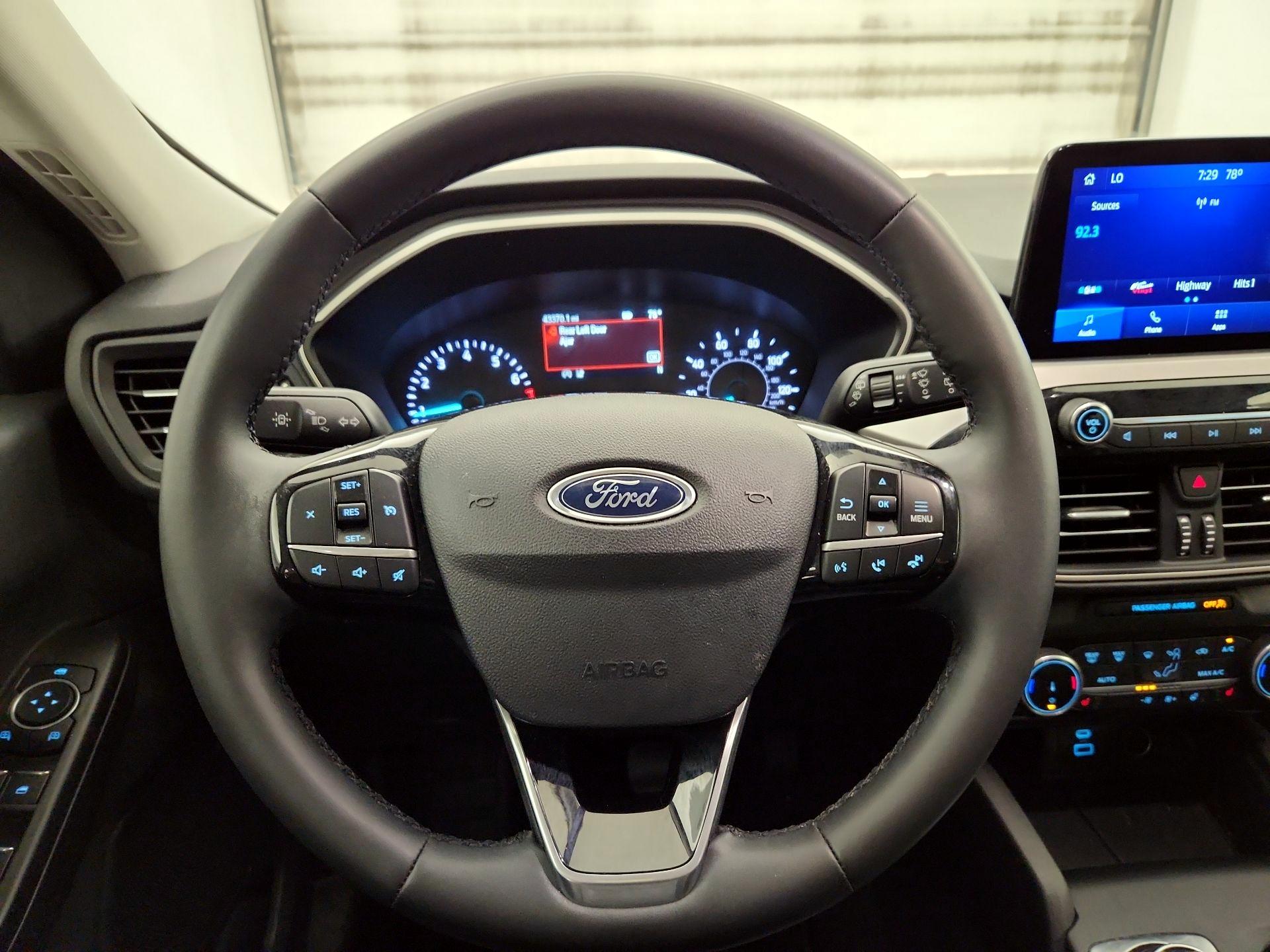 Thumbnail: 2022 Ford Escape - 10