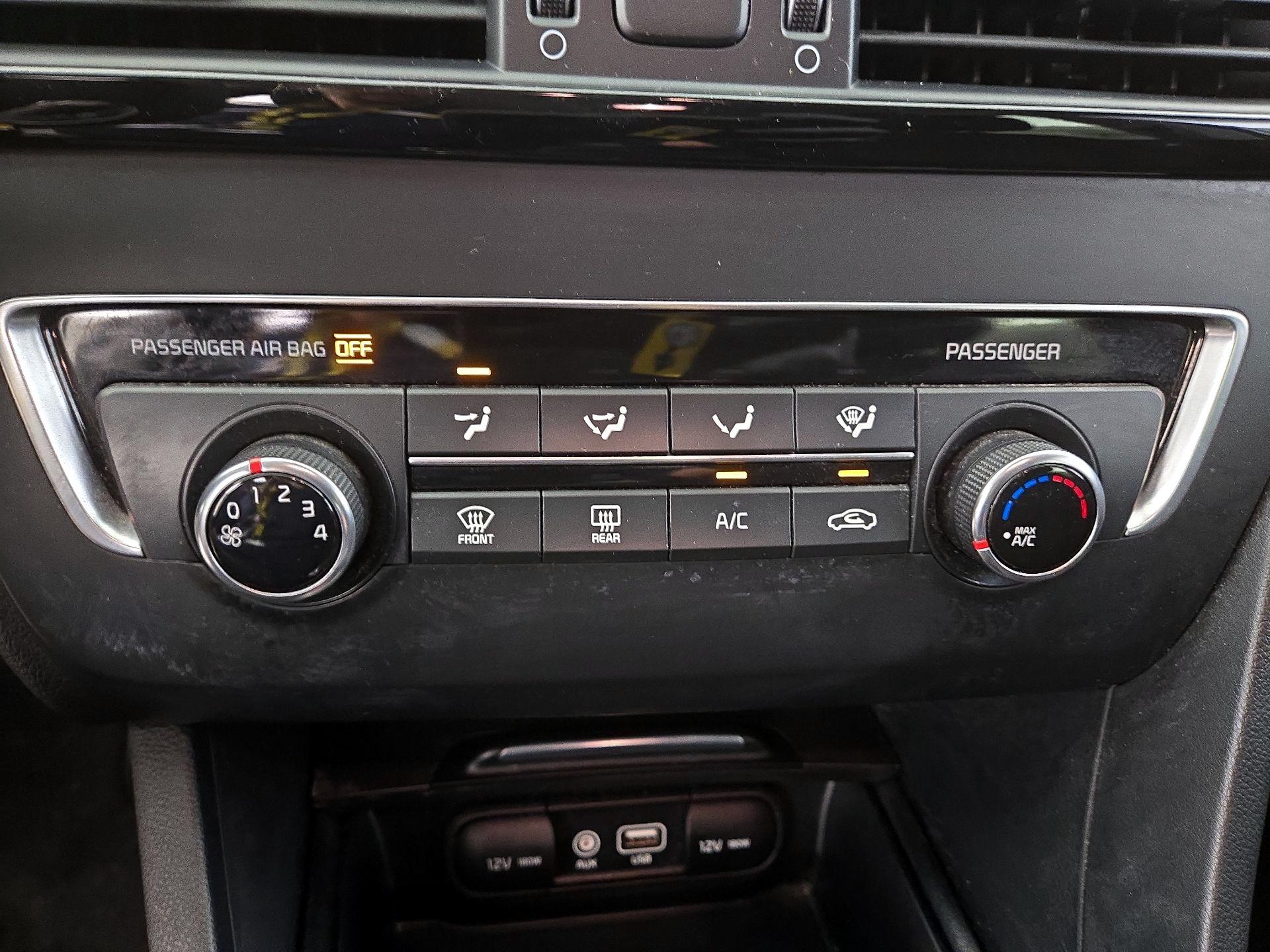 Thumbnail: 2017 Kia Optima - 16