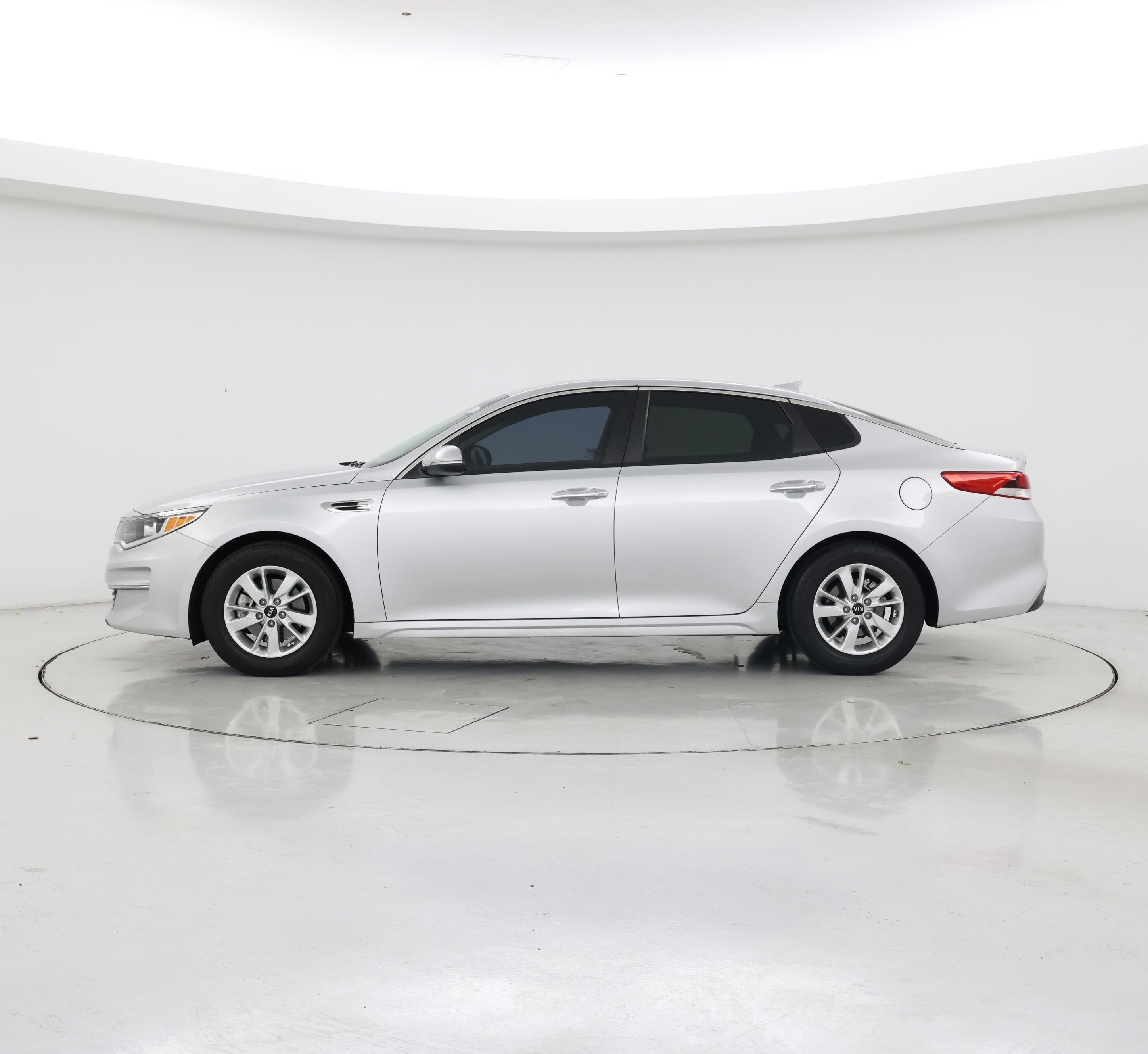 Thumbnail: 2017 Kia Optima - 3