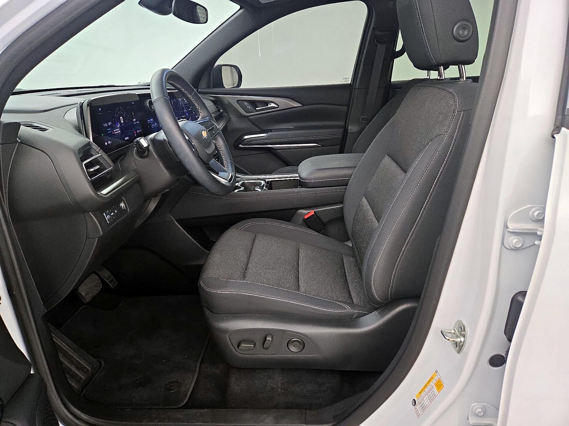 Thumbnail: 2025 Chevrolet Traverse - 11
