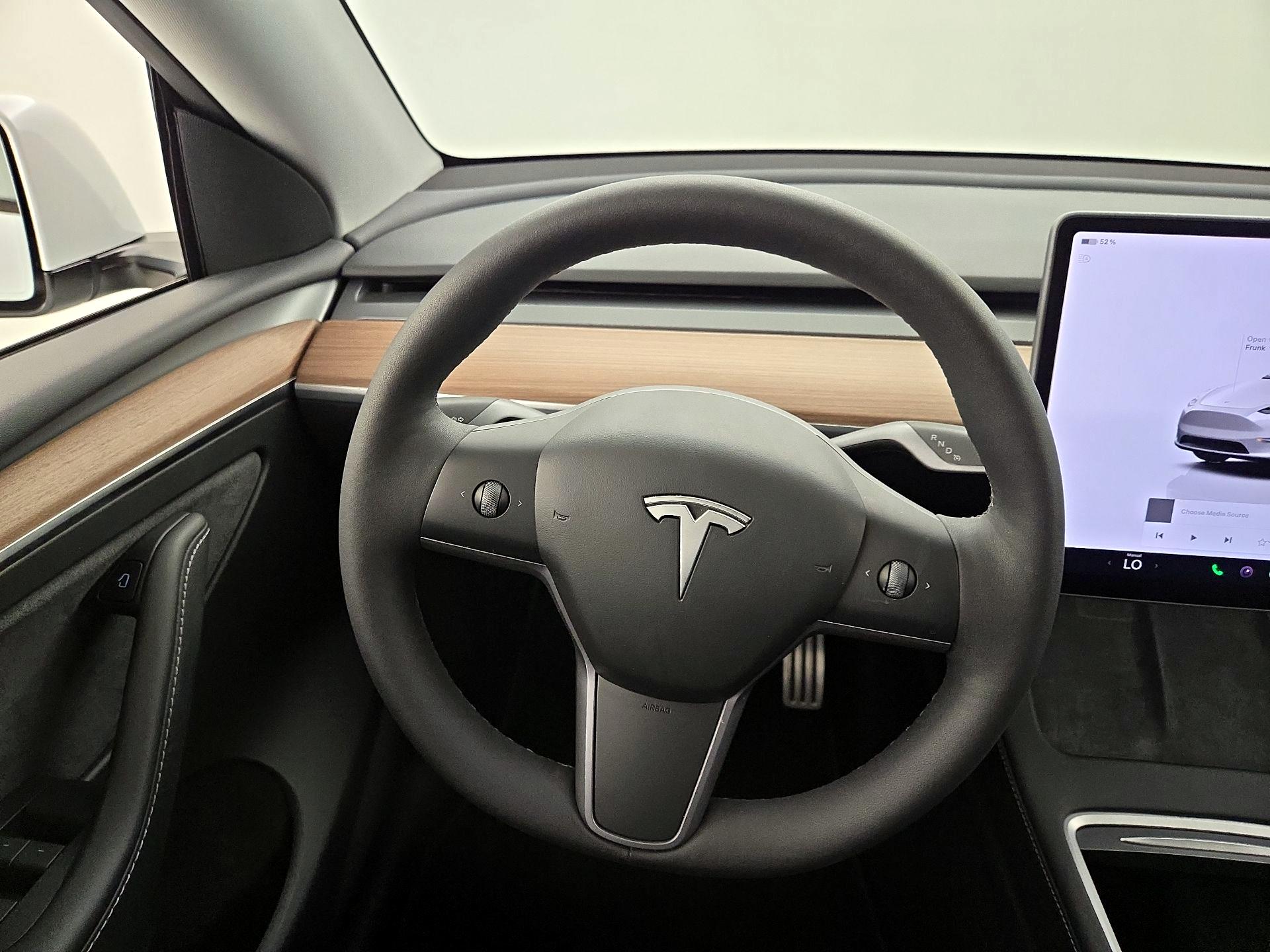 Thumbnail: 2023 Tesla Model Y - 10