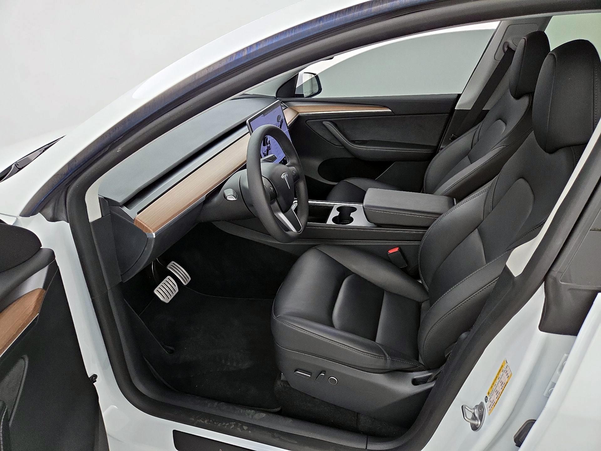 Thumbnail: 2023 Tesla Model Y - 11