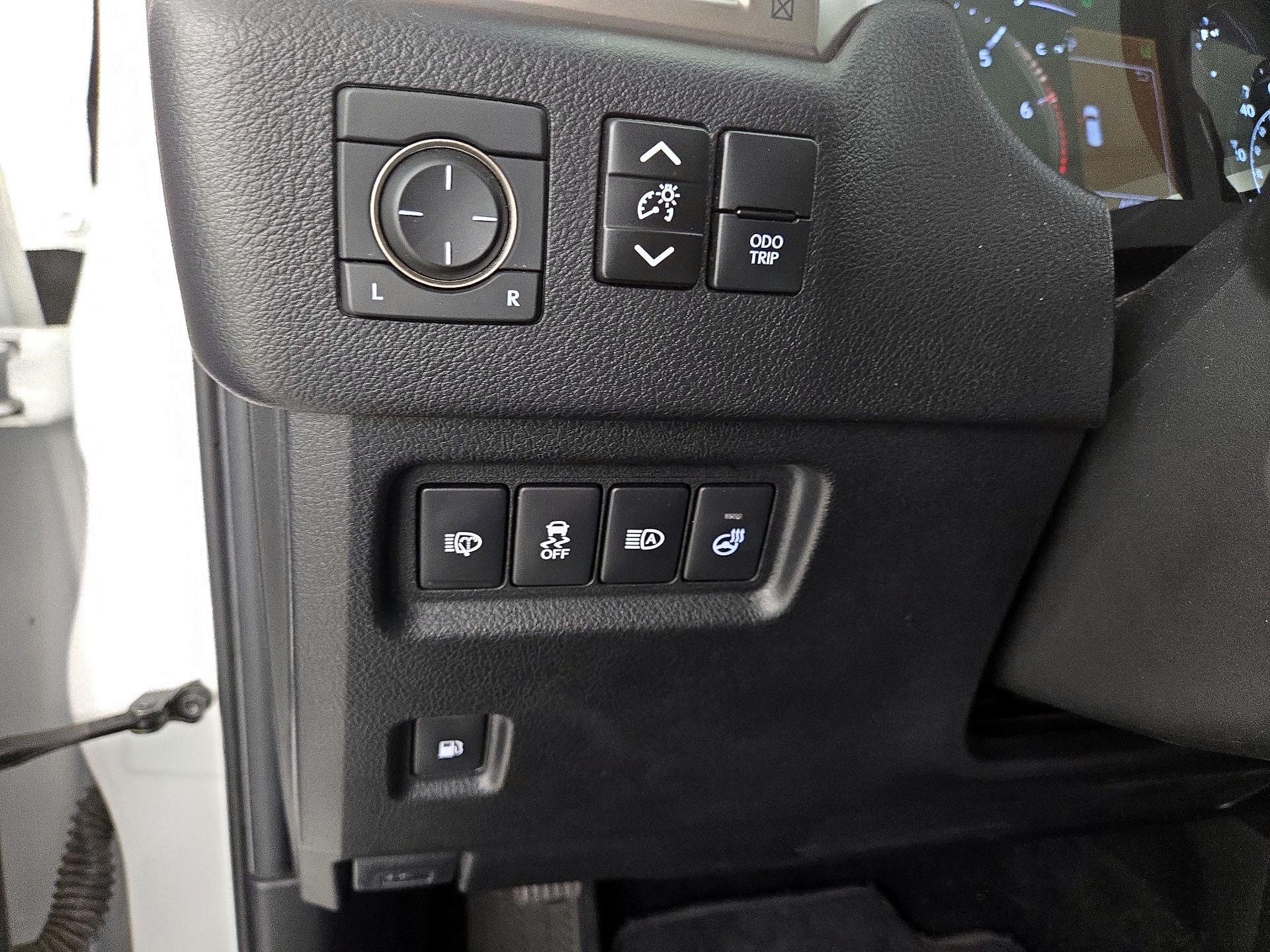 Thumbnail: 2021 Lexus GX - 13