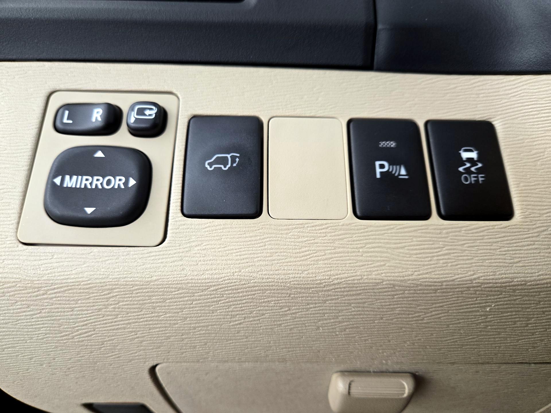 Thumbnail: 2014 Toyota Venza - 13