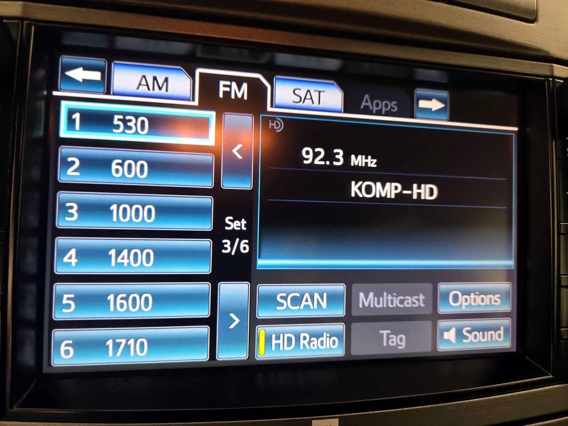 Thumbnail: 2014 Toyota Venza - 16