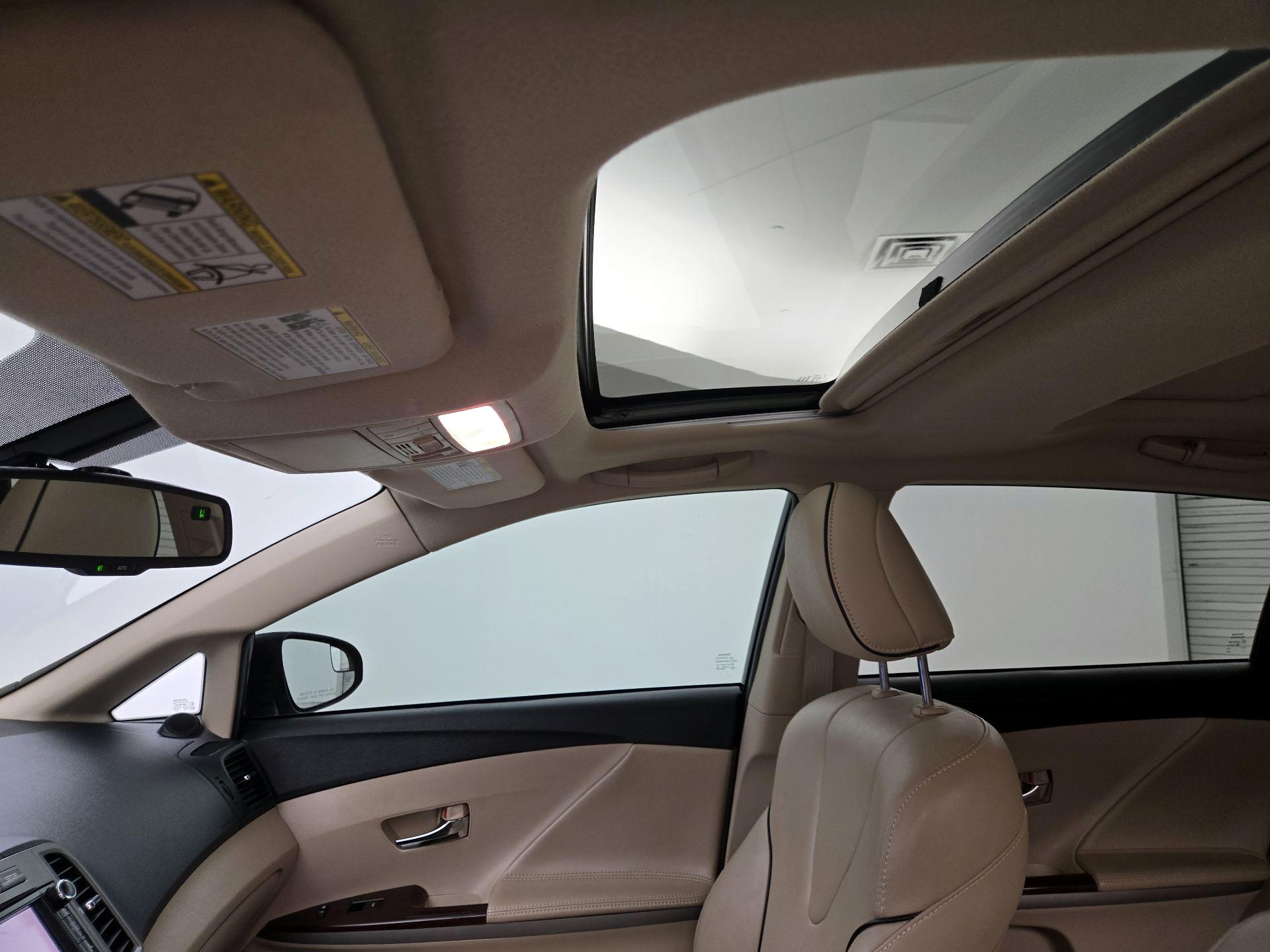 Thumbnail: 2014 Toyota Venza - 20