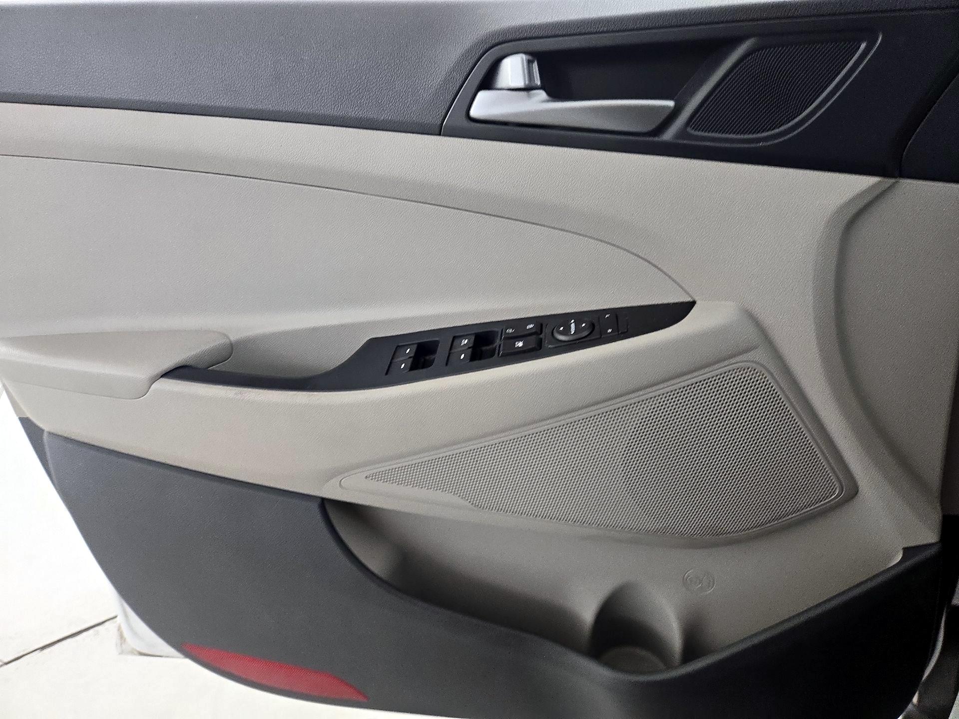 Thumbnail: 2017 Hyundai Tucson - 12