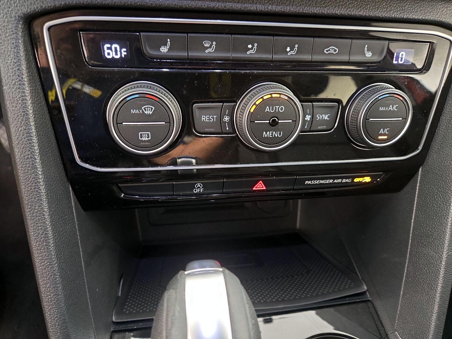 Thumbnail: 2023 Volkswagen Atlas - 16