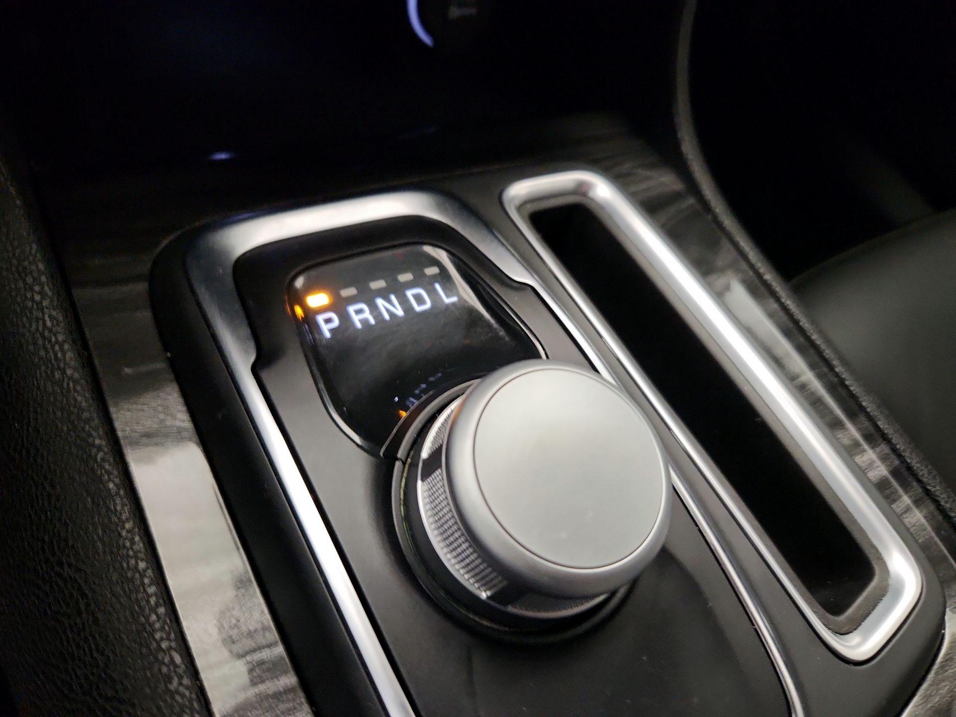 Thumbnail: 2021 Chrysler 300 - 17