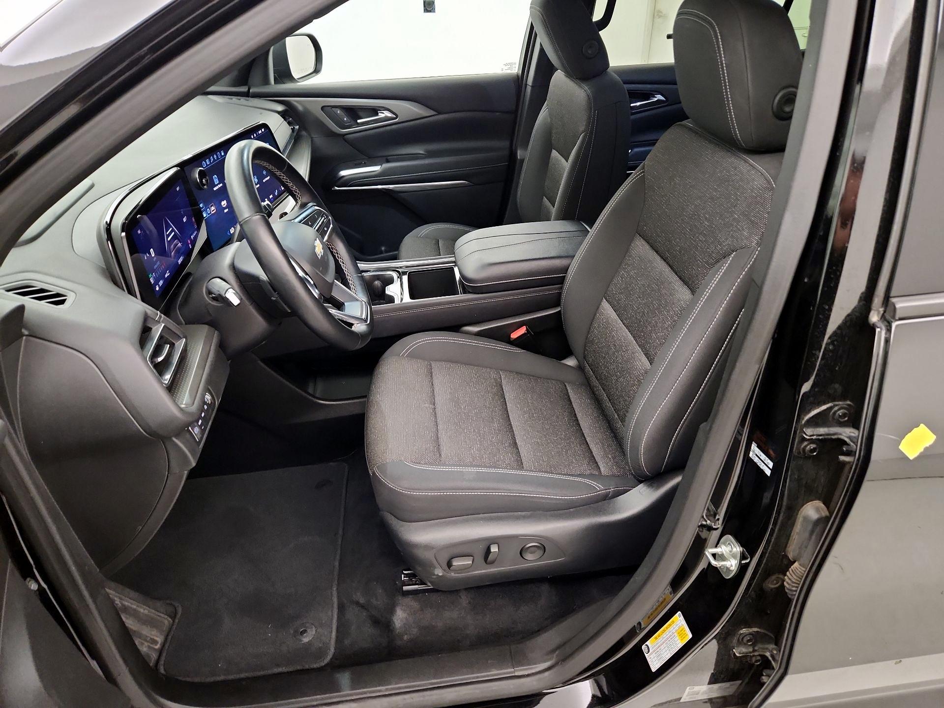 Thumbnail: 2025 Chevrolet Traverse - 11