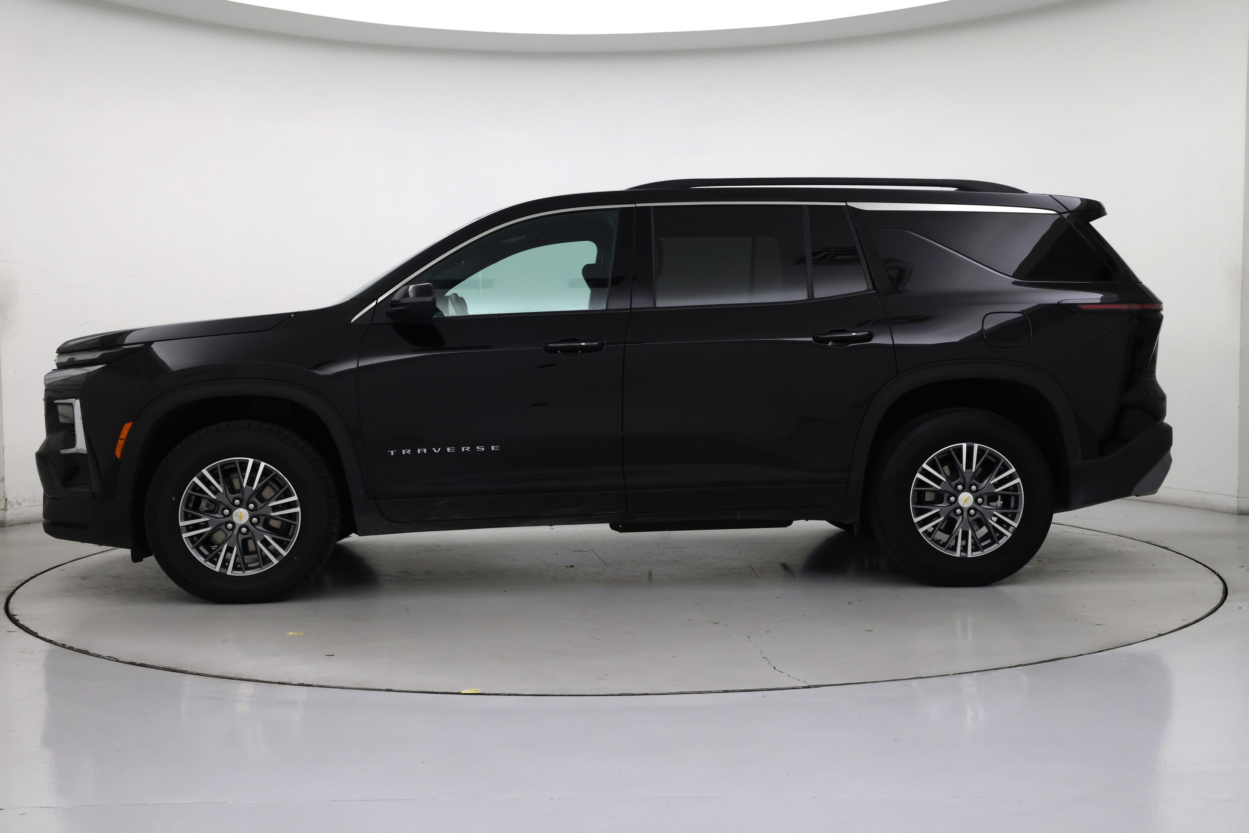 Thumbnail: 2025 Chevrolet Traverse - 3